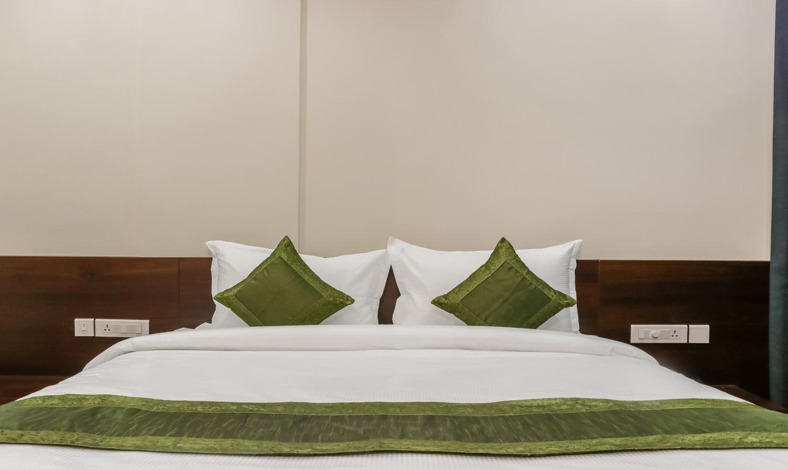 Standard Double or Twin Room - Photo 2