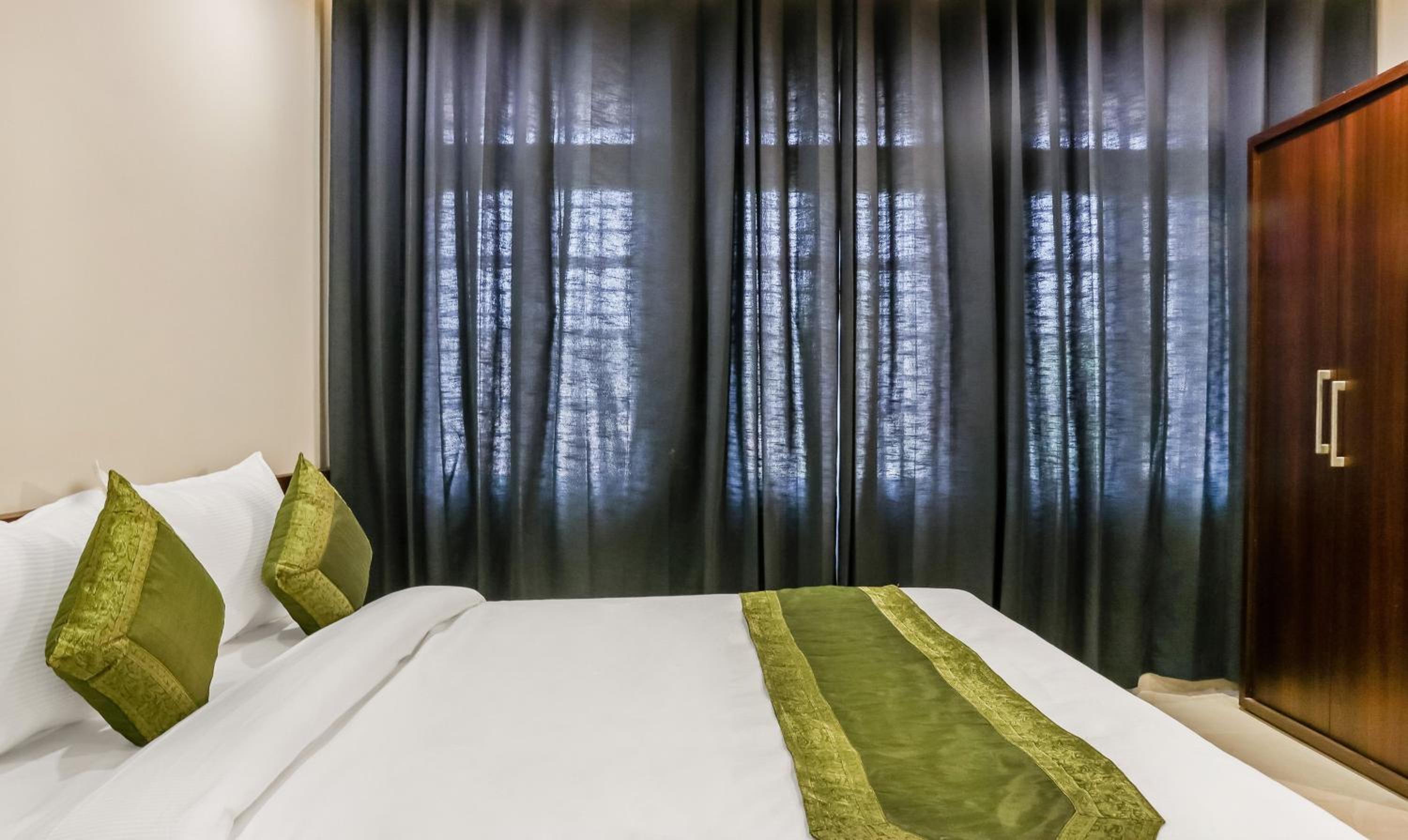 Standard Double or Twin Room - Photo 6