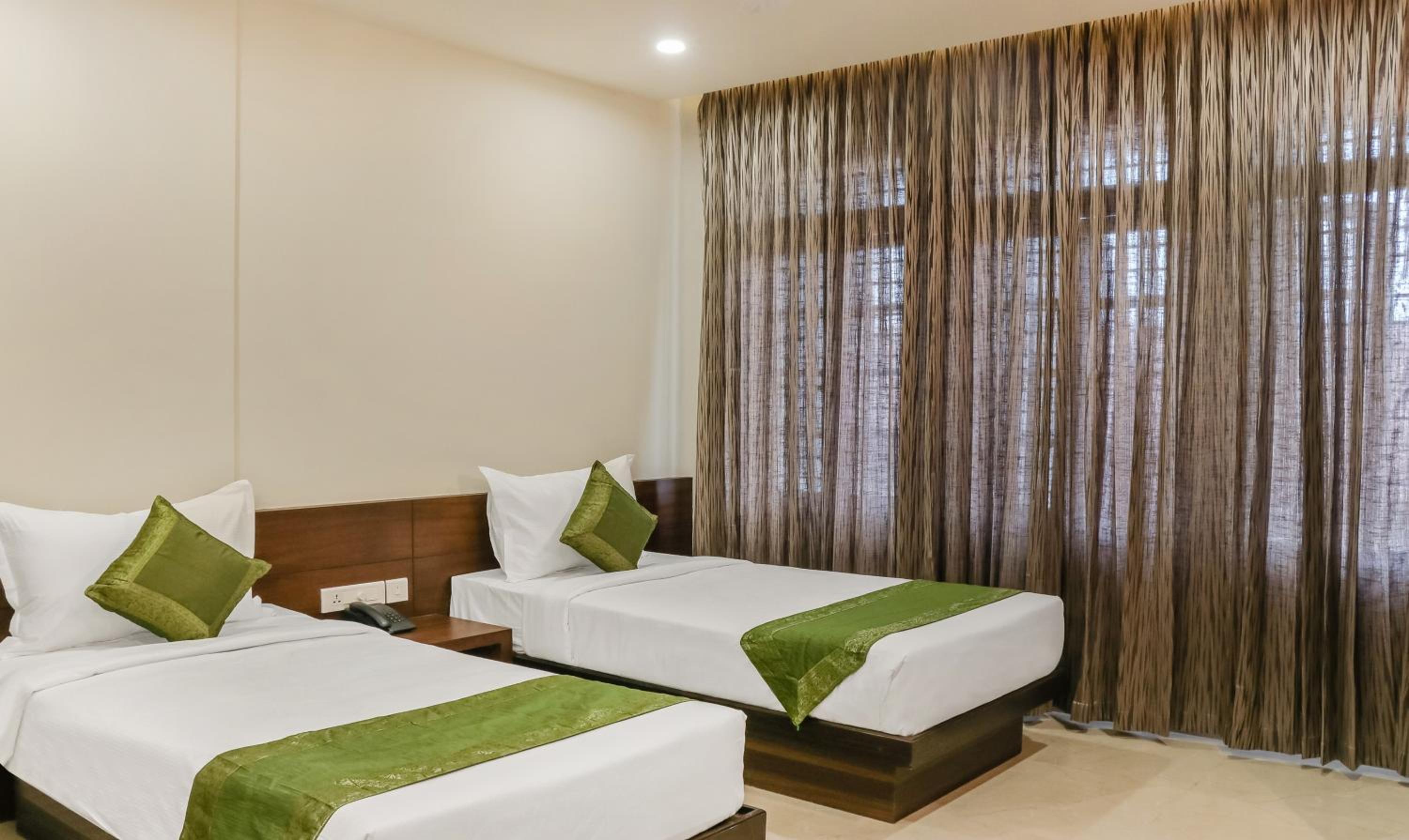 Standard Double or Twin Room - Photo 3