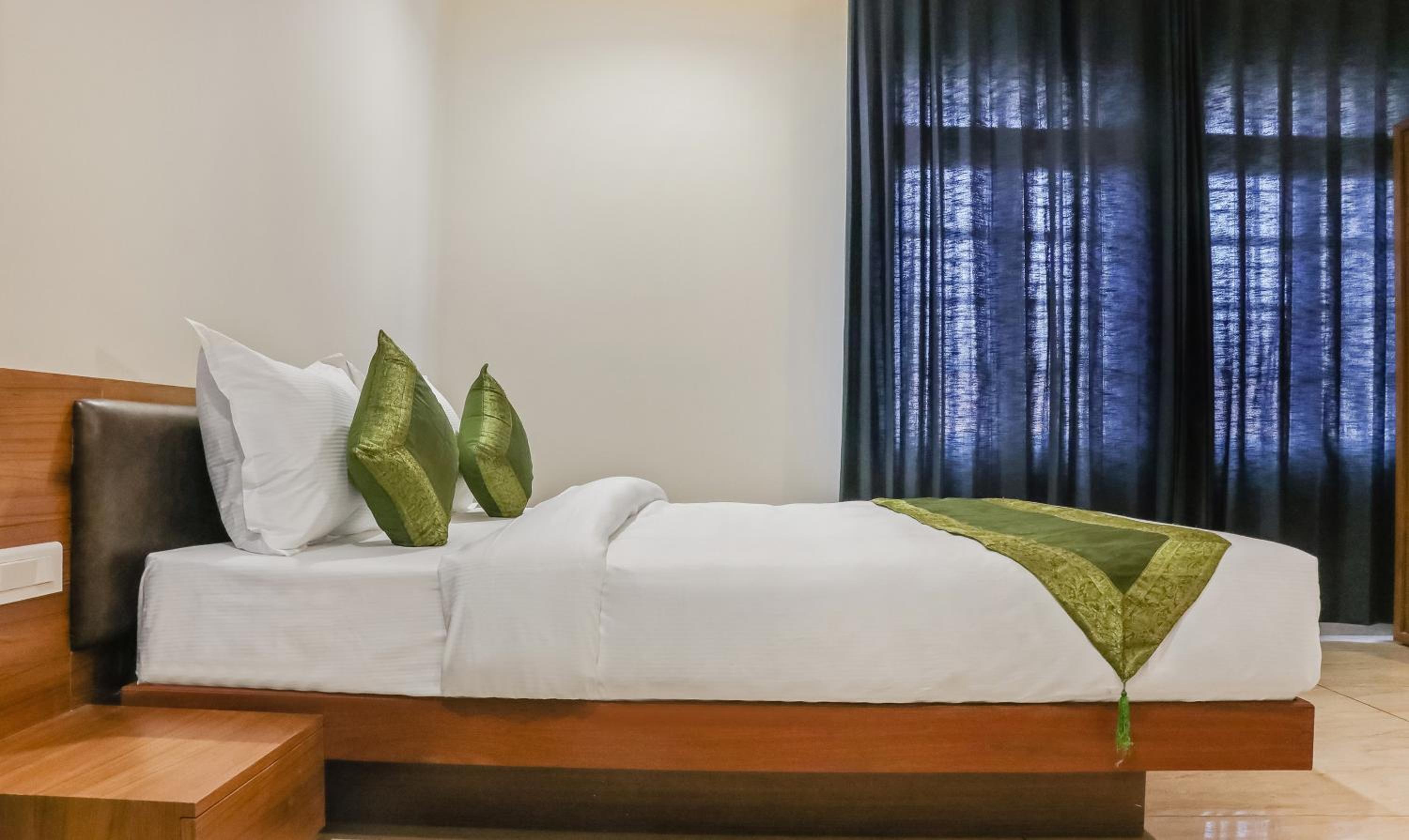 Deluxe Double Room - Photo 8
