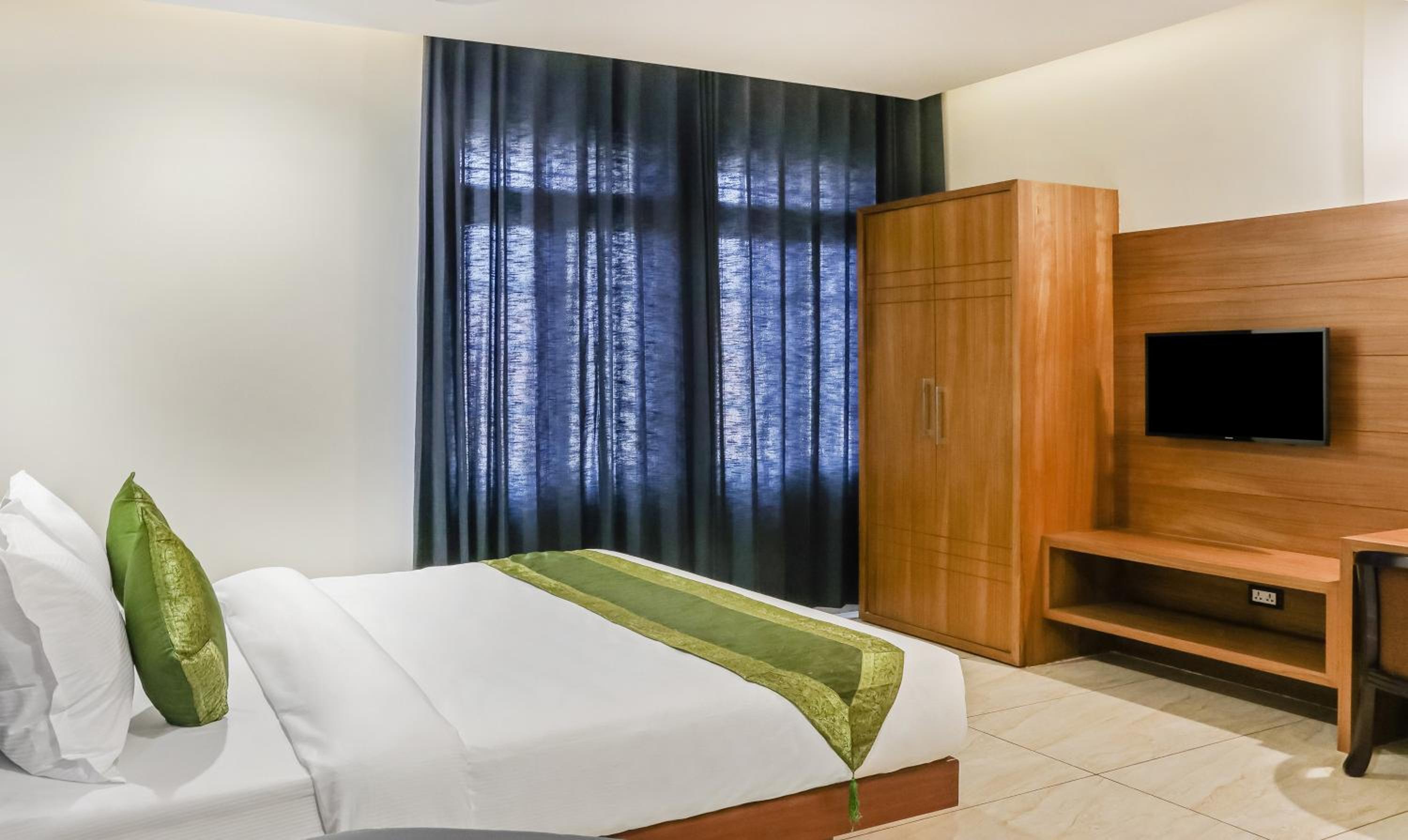 Deluxe Double Room - Photo 7