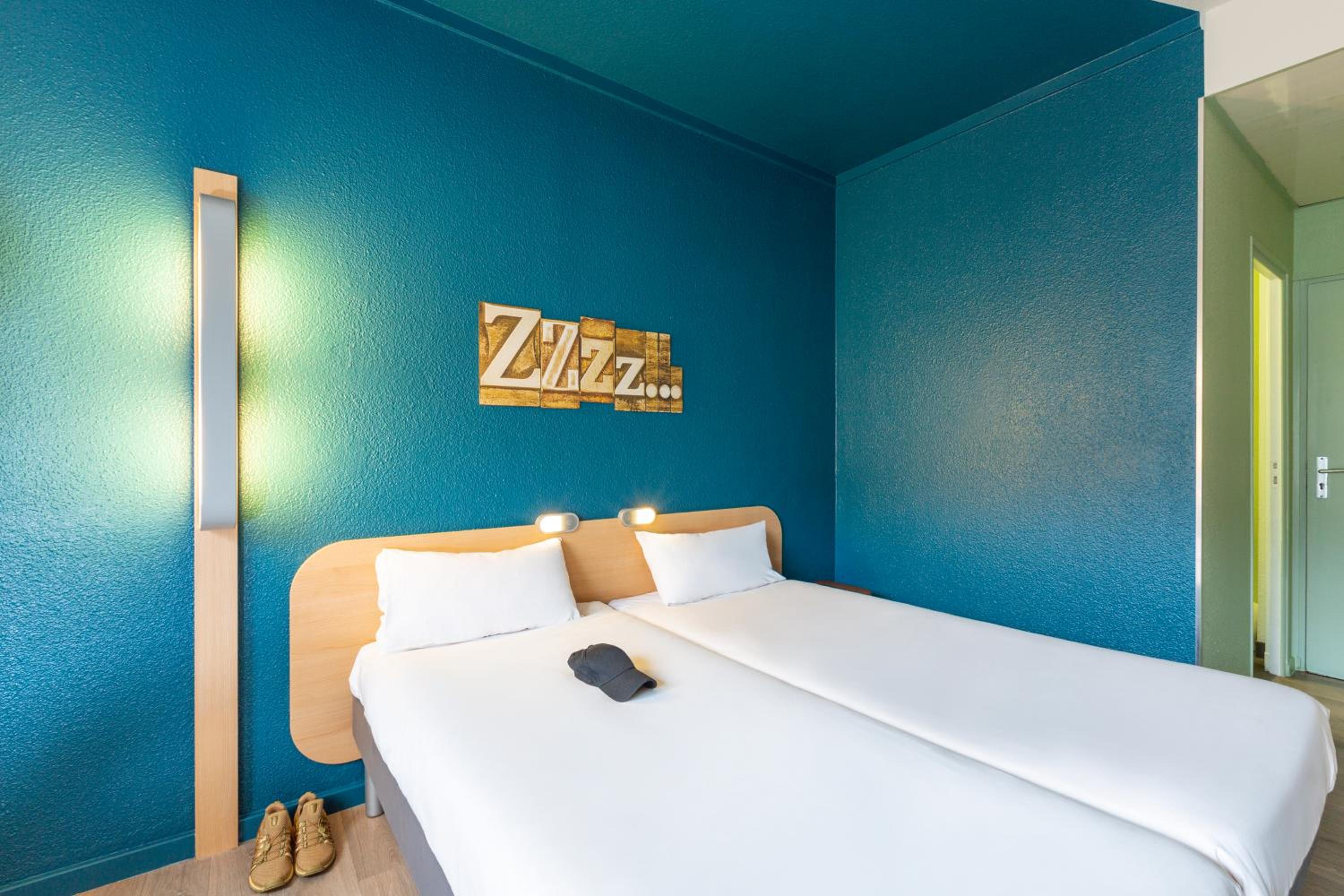 Twin Room - Photo 5