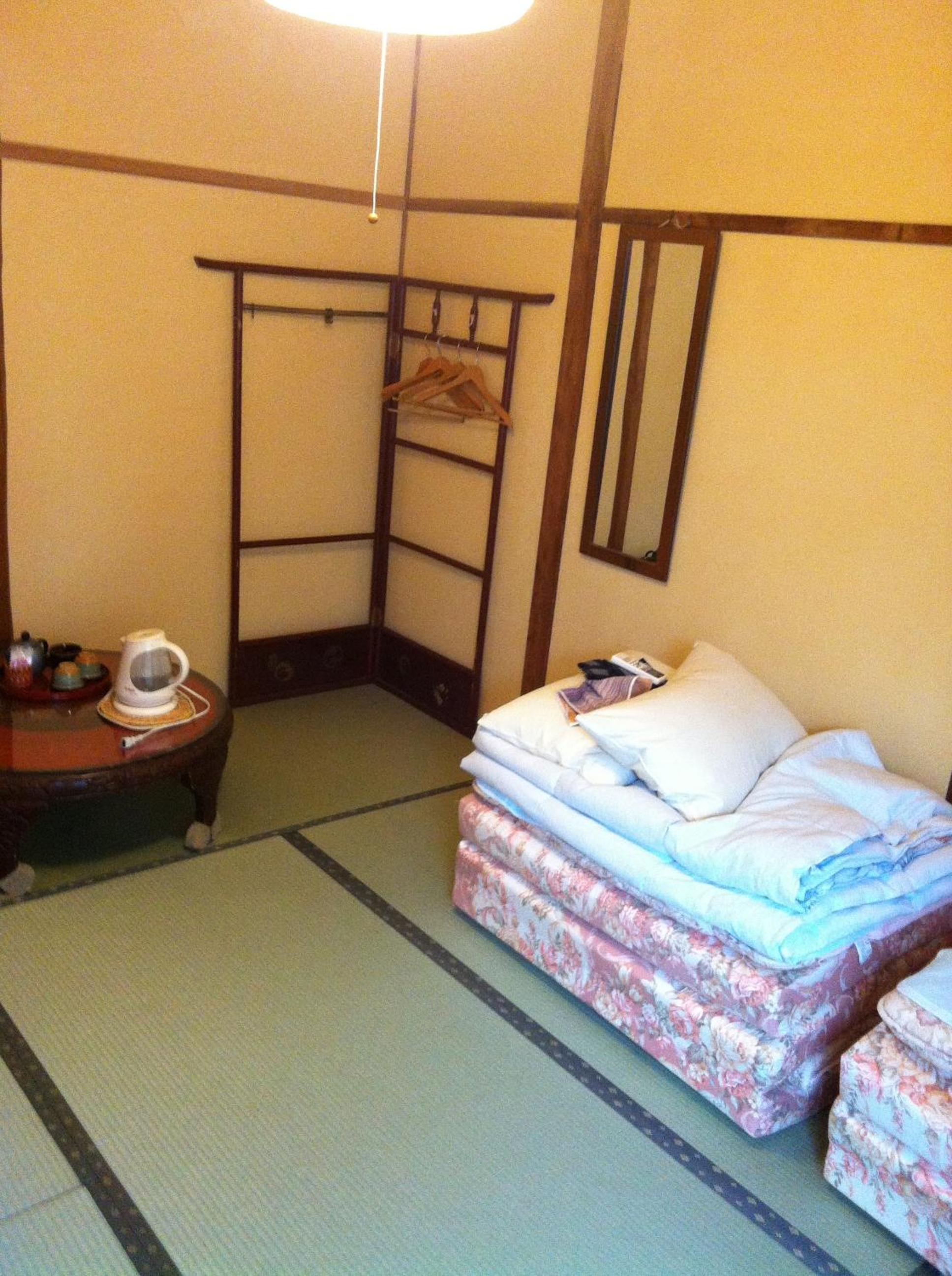 Japanese-Style Twin Room with Shared Bathroom photo 2