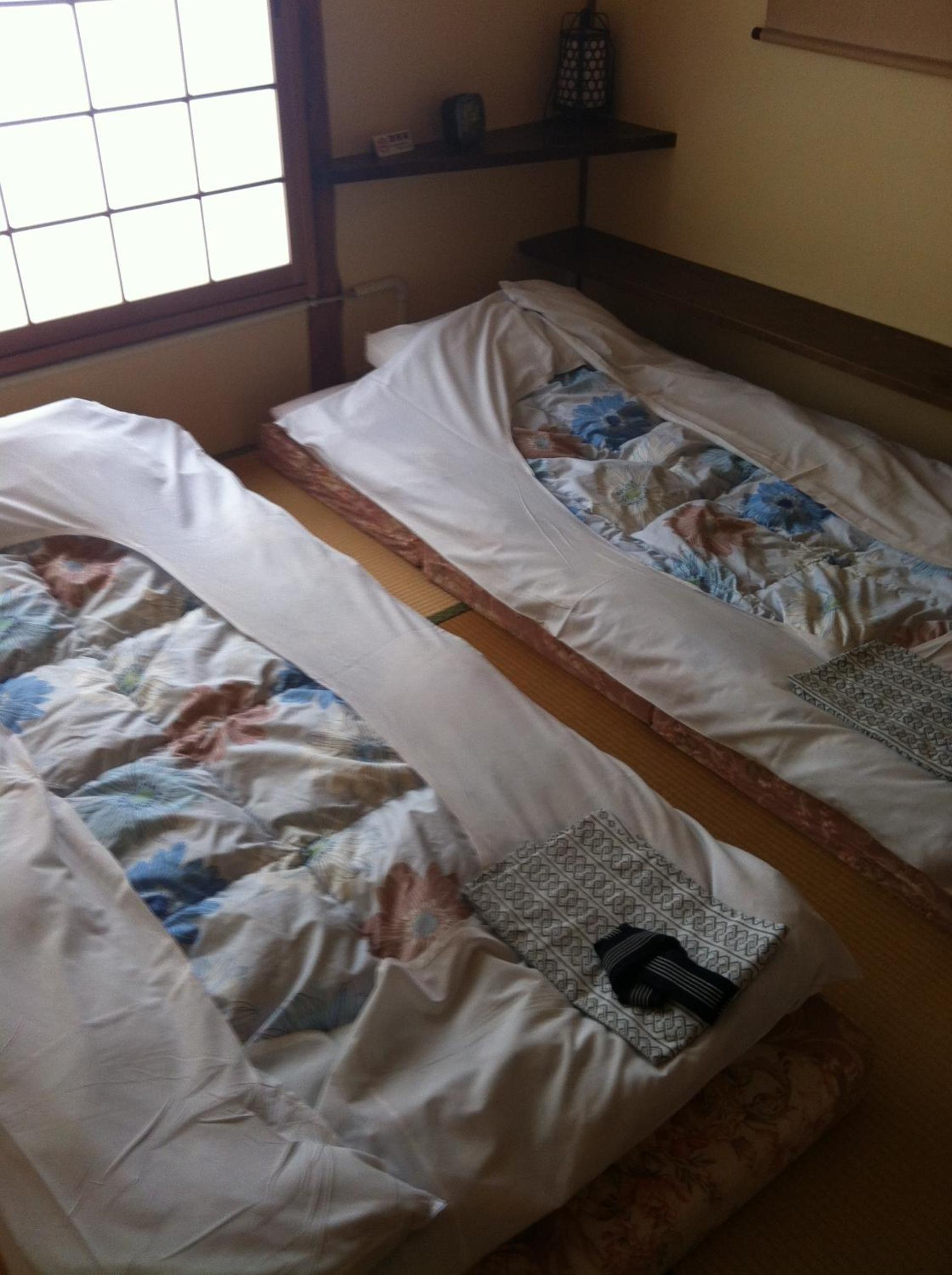 Japanese-Style Economy Twin Room  with Shared Bathroom photo 2