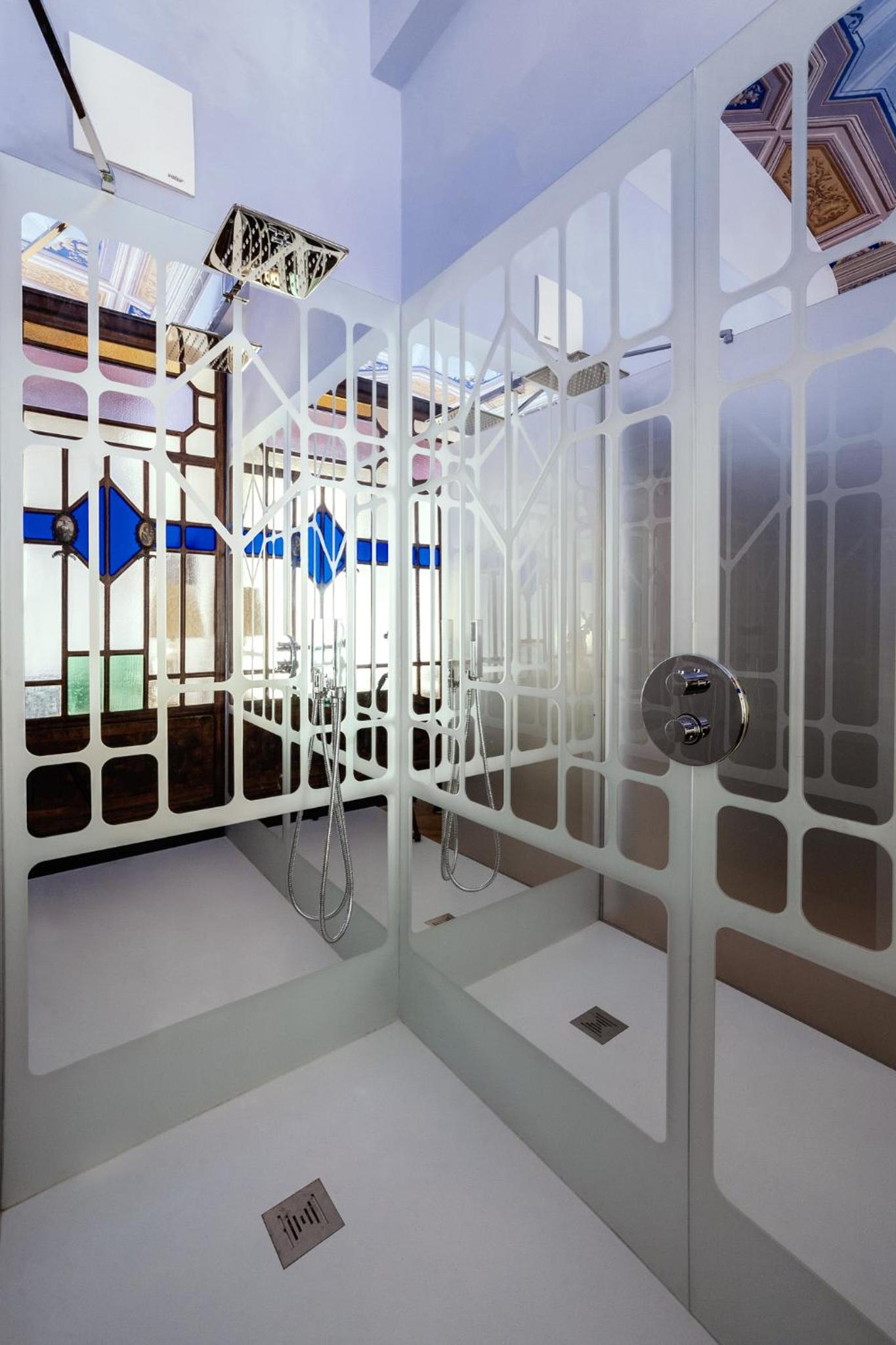 Deluxe King Studio photo 2