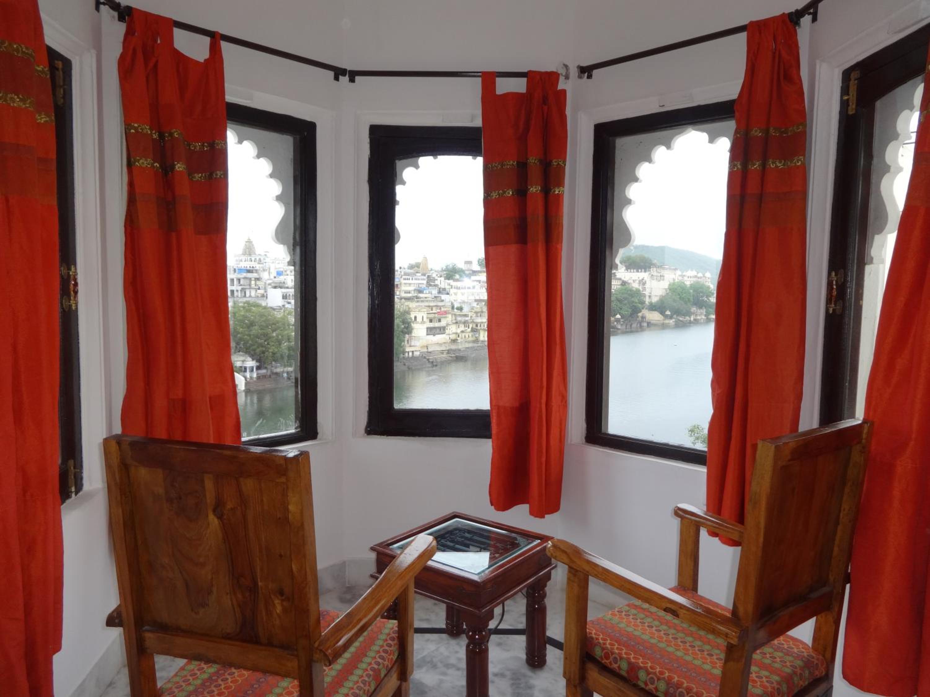 Palace Suite with Lake View - Photo 3