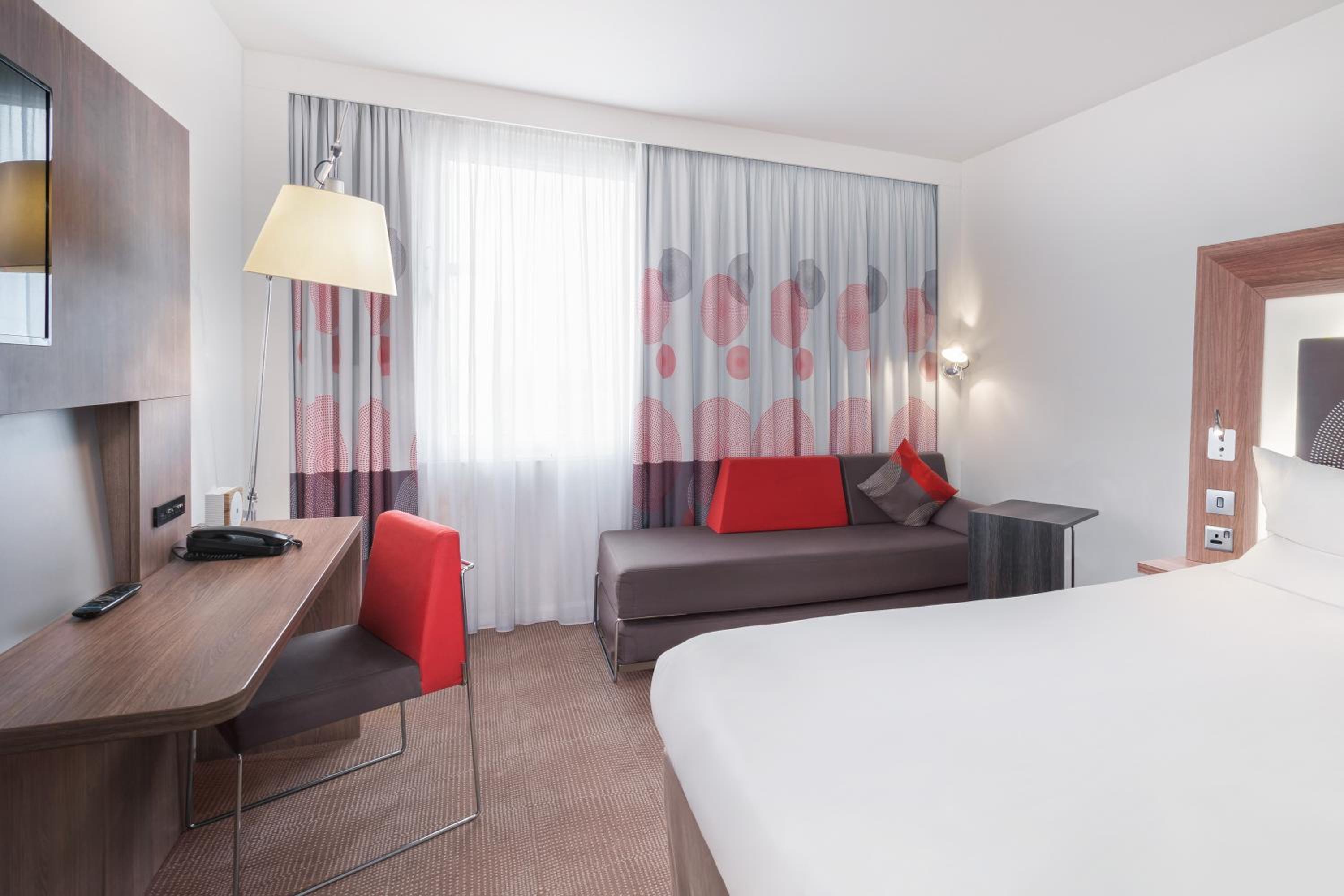 Standard Room with 1 Queen size bed + convertible sofa photo 1