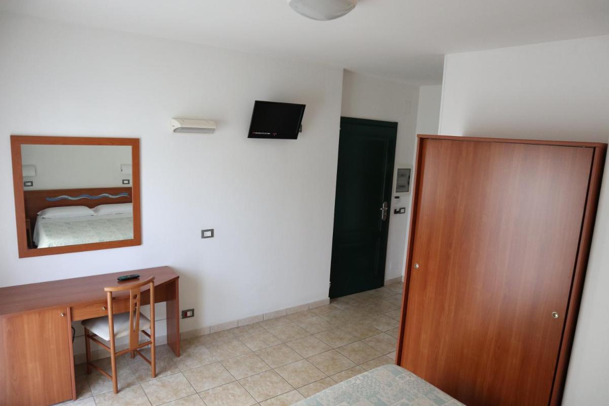 Double Room with Balcony photo 3