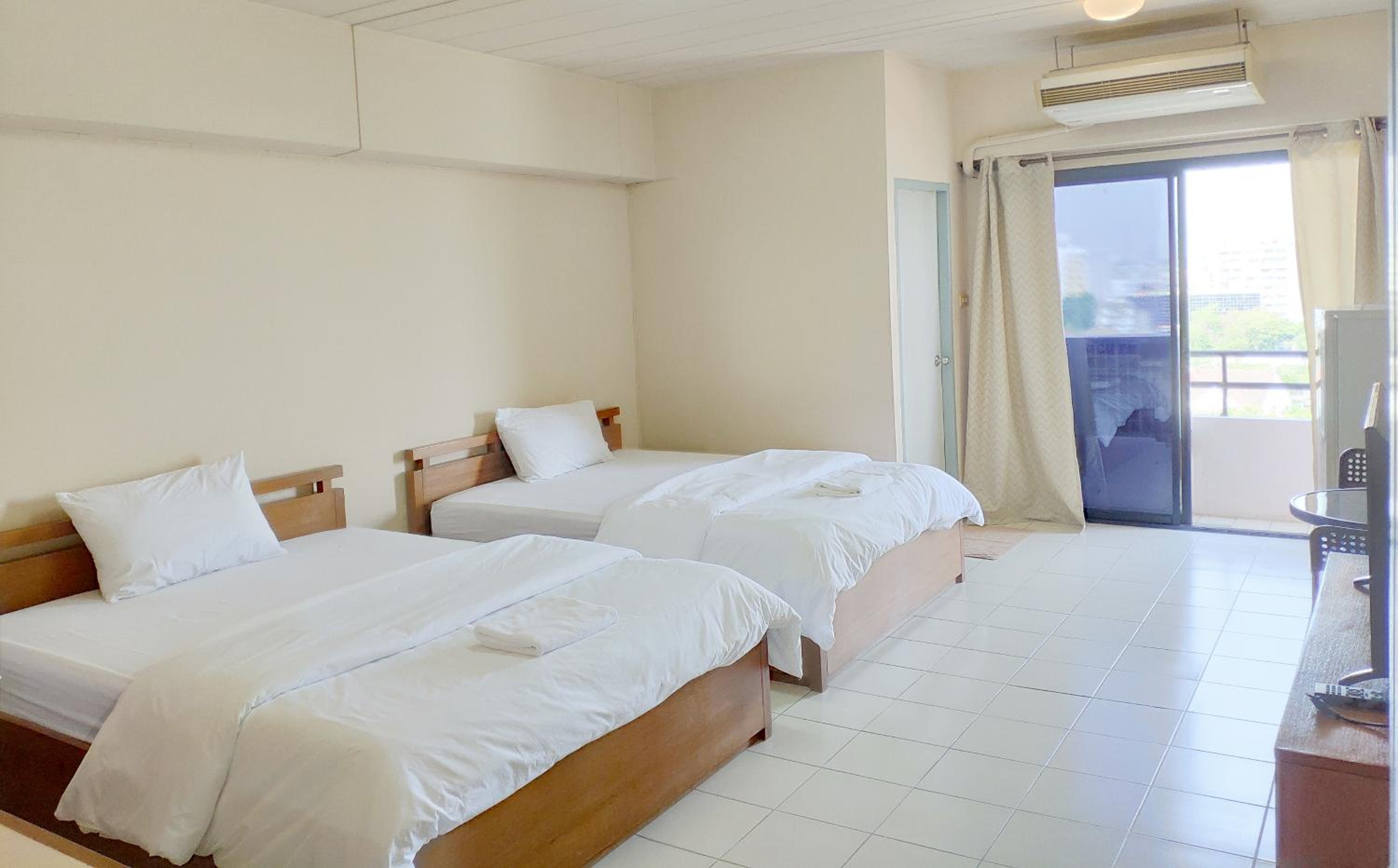 Apartment with Balcony - Photo 1