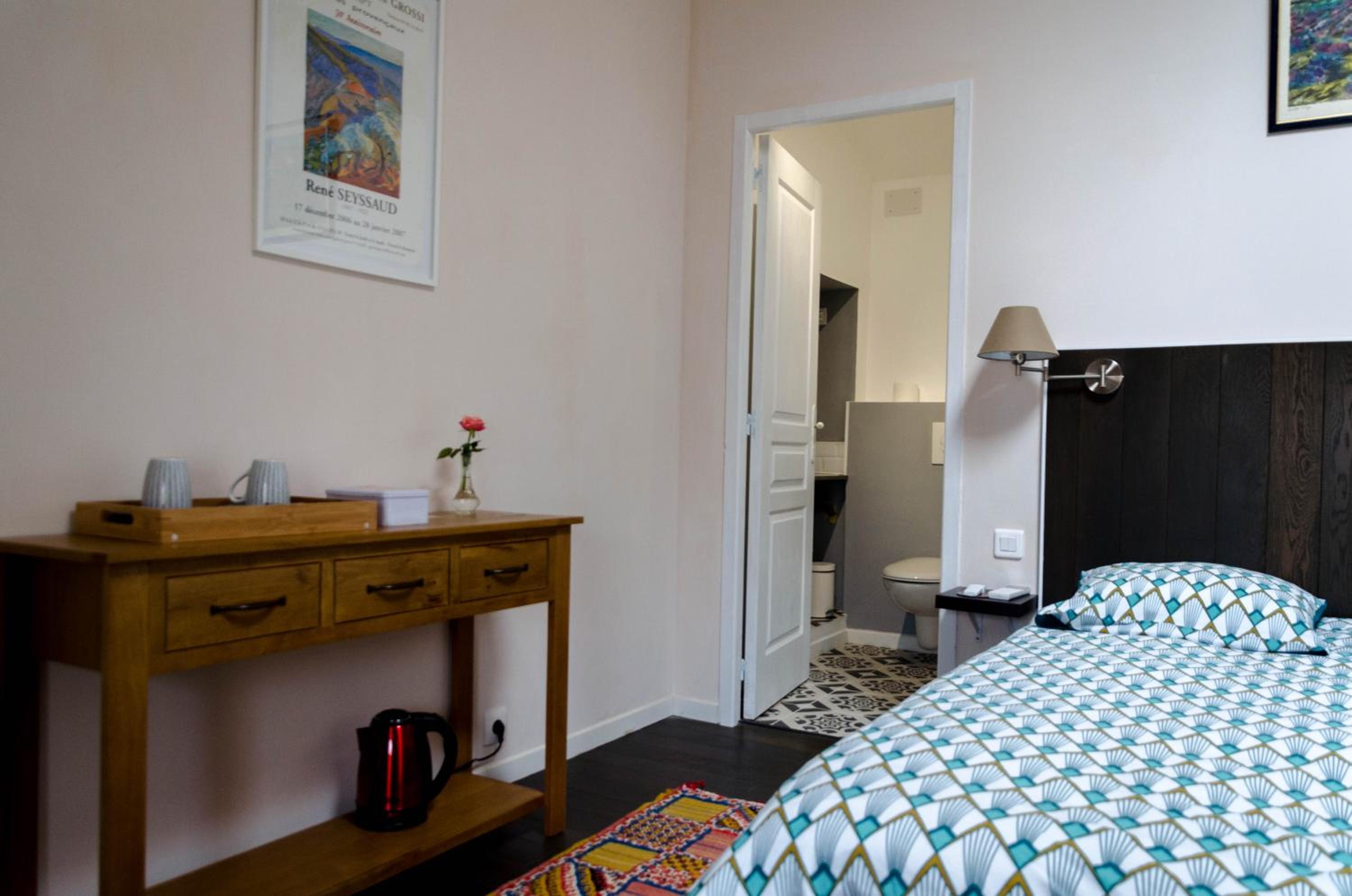 One-Bedroom Apartment - Photo 4