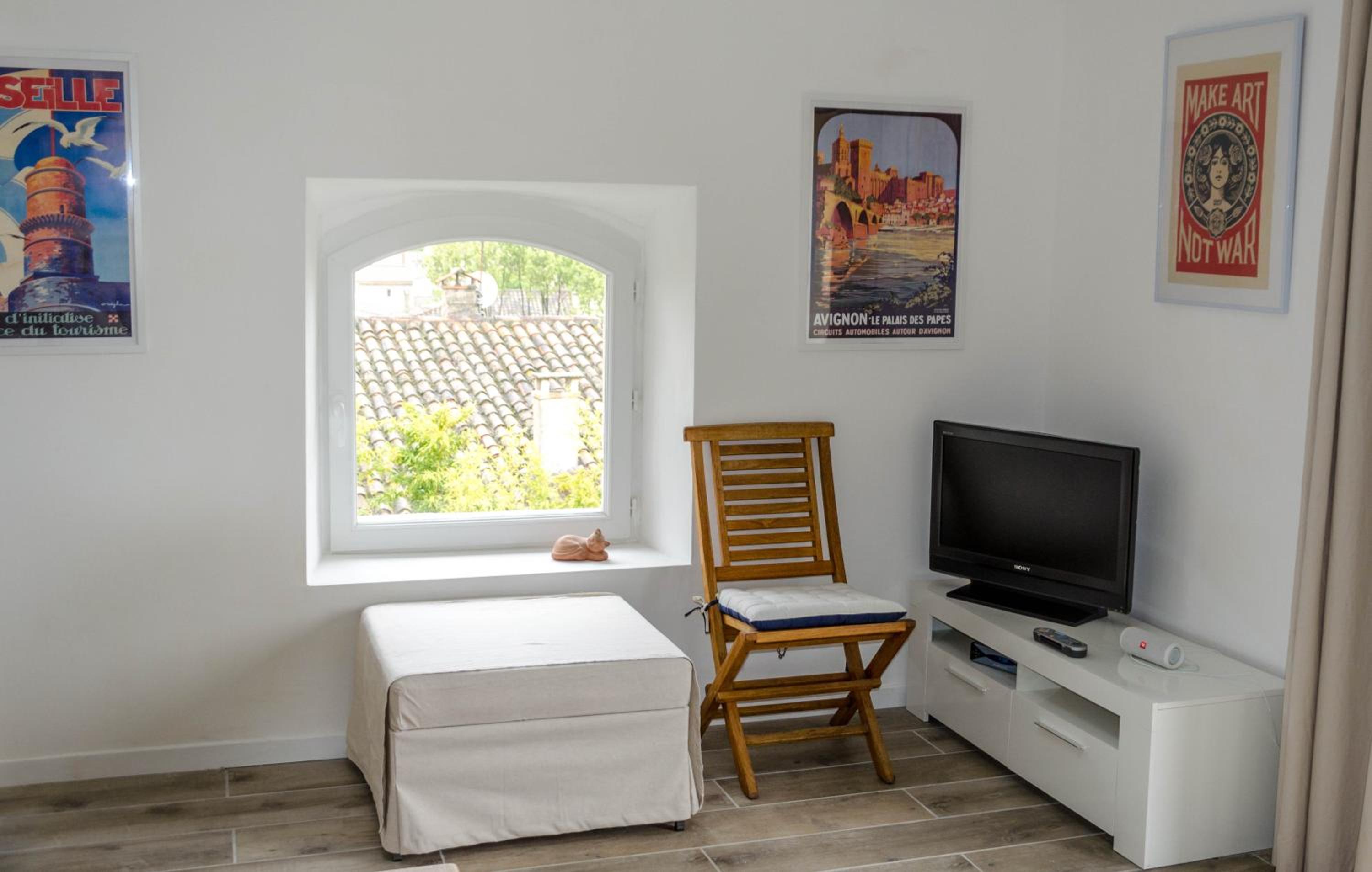 One-Bedroom Apartment - Photo 6