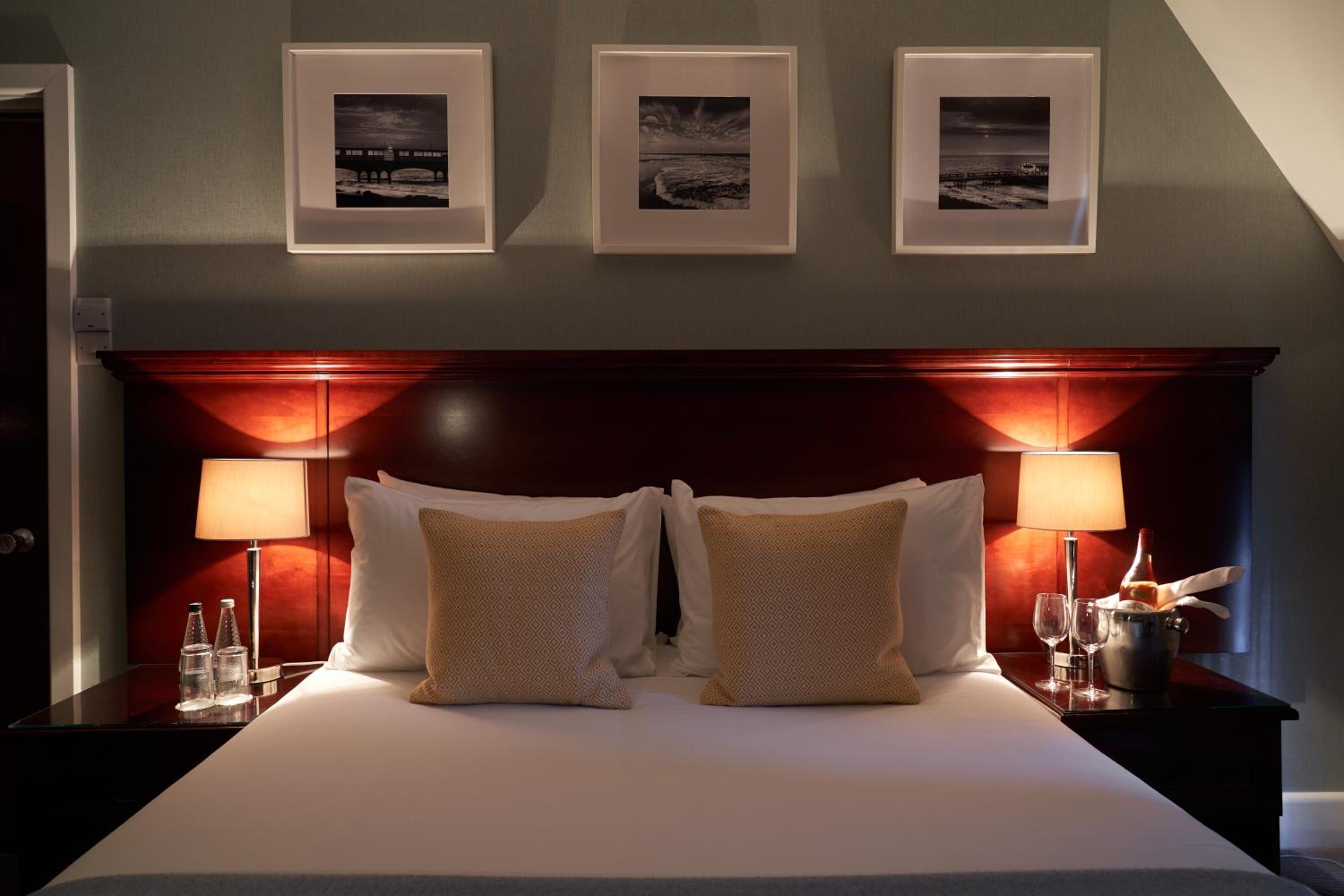 Double Room with Balcony - Photo 3