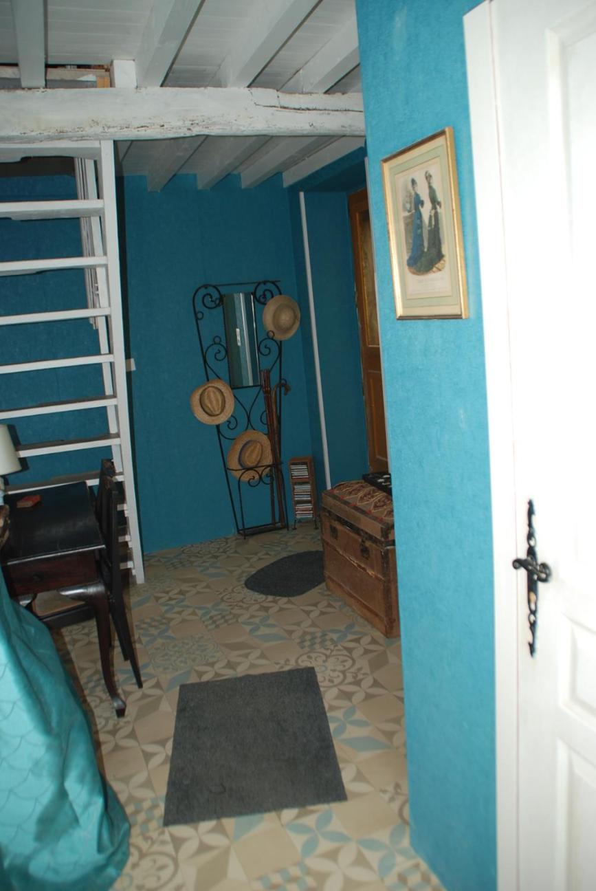 Small Studio - Photo 2