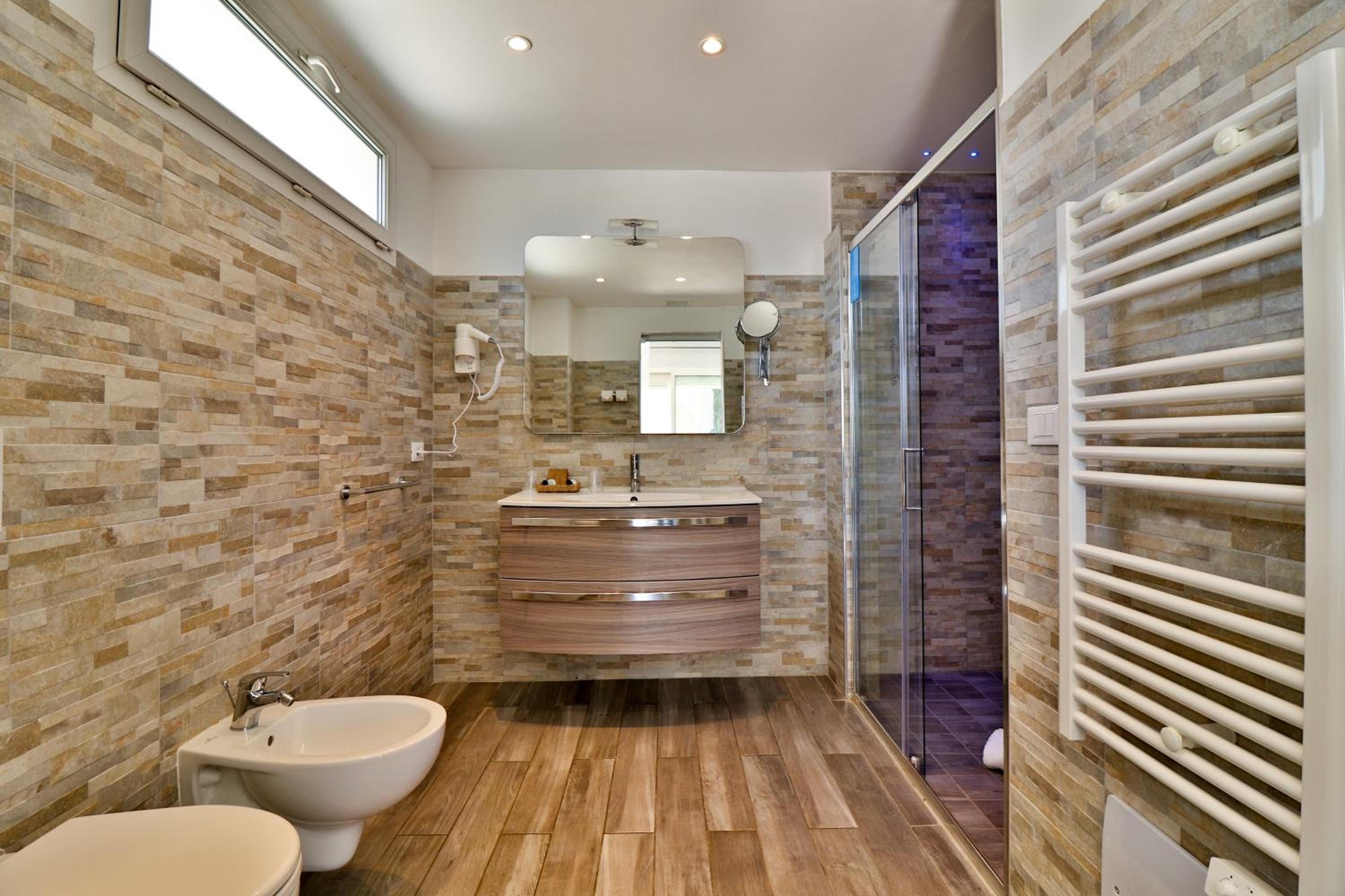 Suite with Terrace and Pool View - Ground floor - Photo 2
