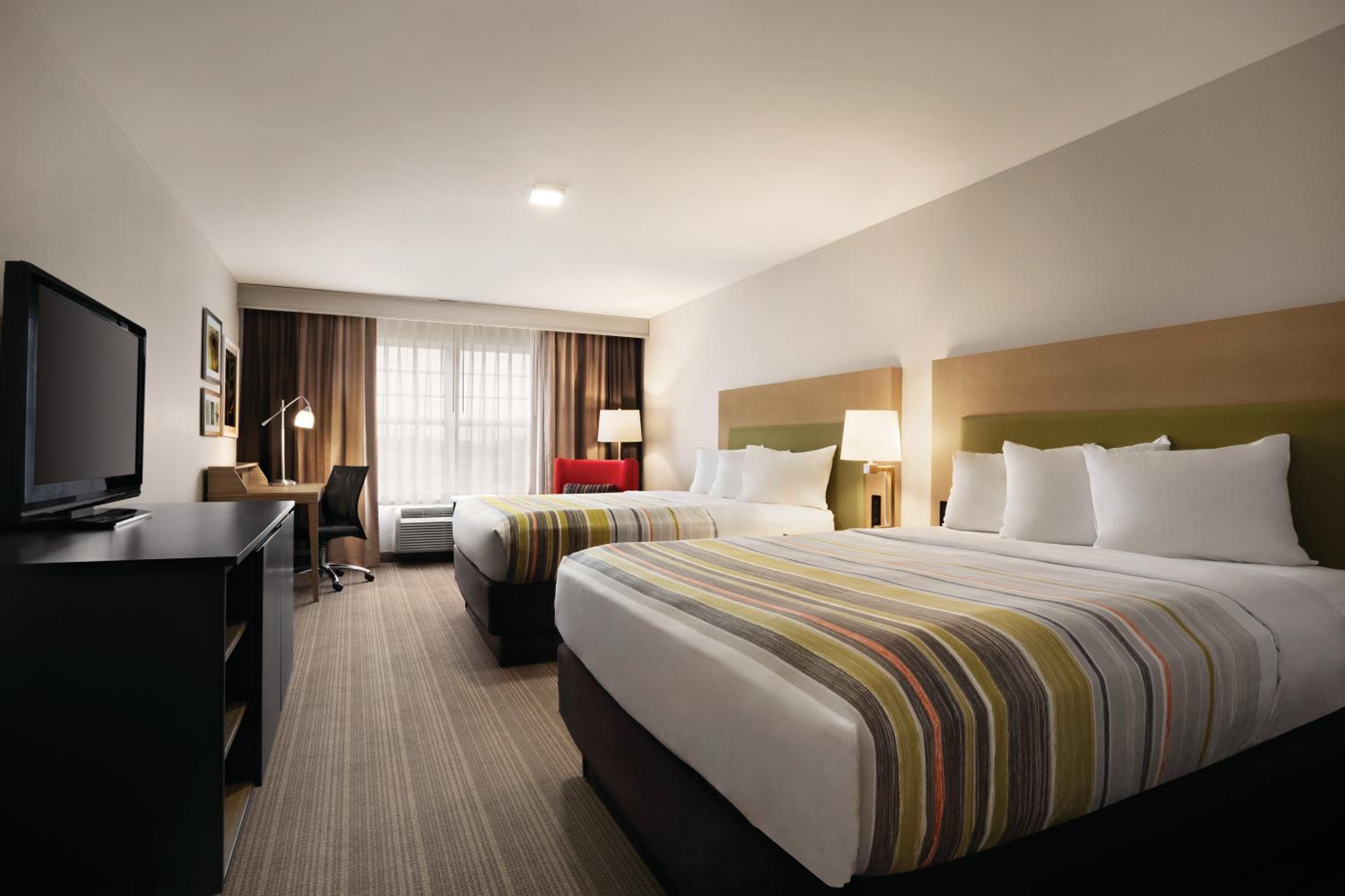  Queen Room with Two Queen Beds - Disability Access - Photo 1