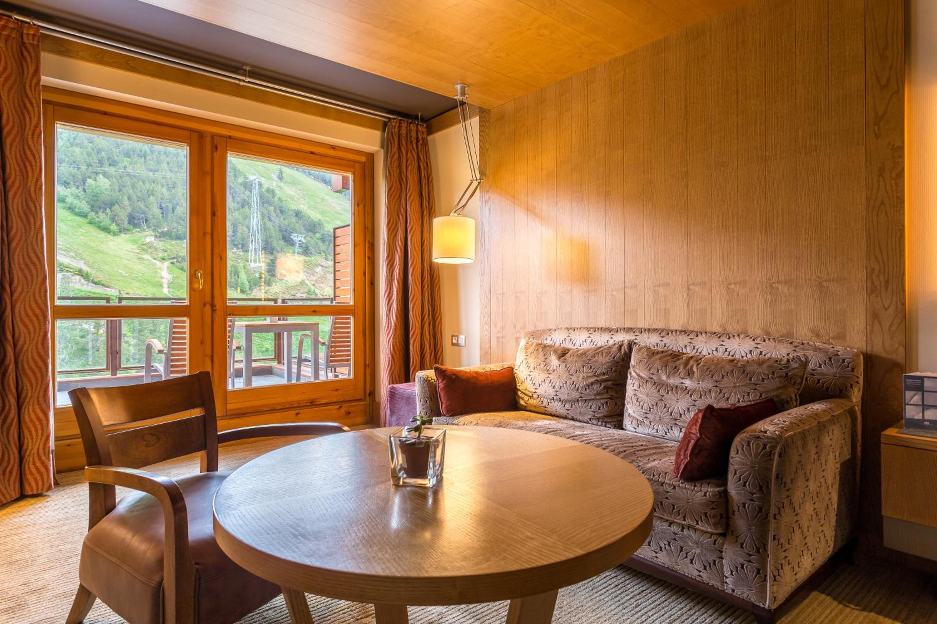 Junior Suite Deluxe (2 Adults)