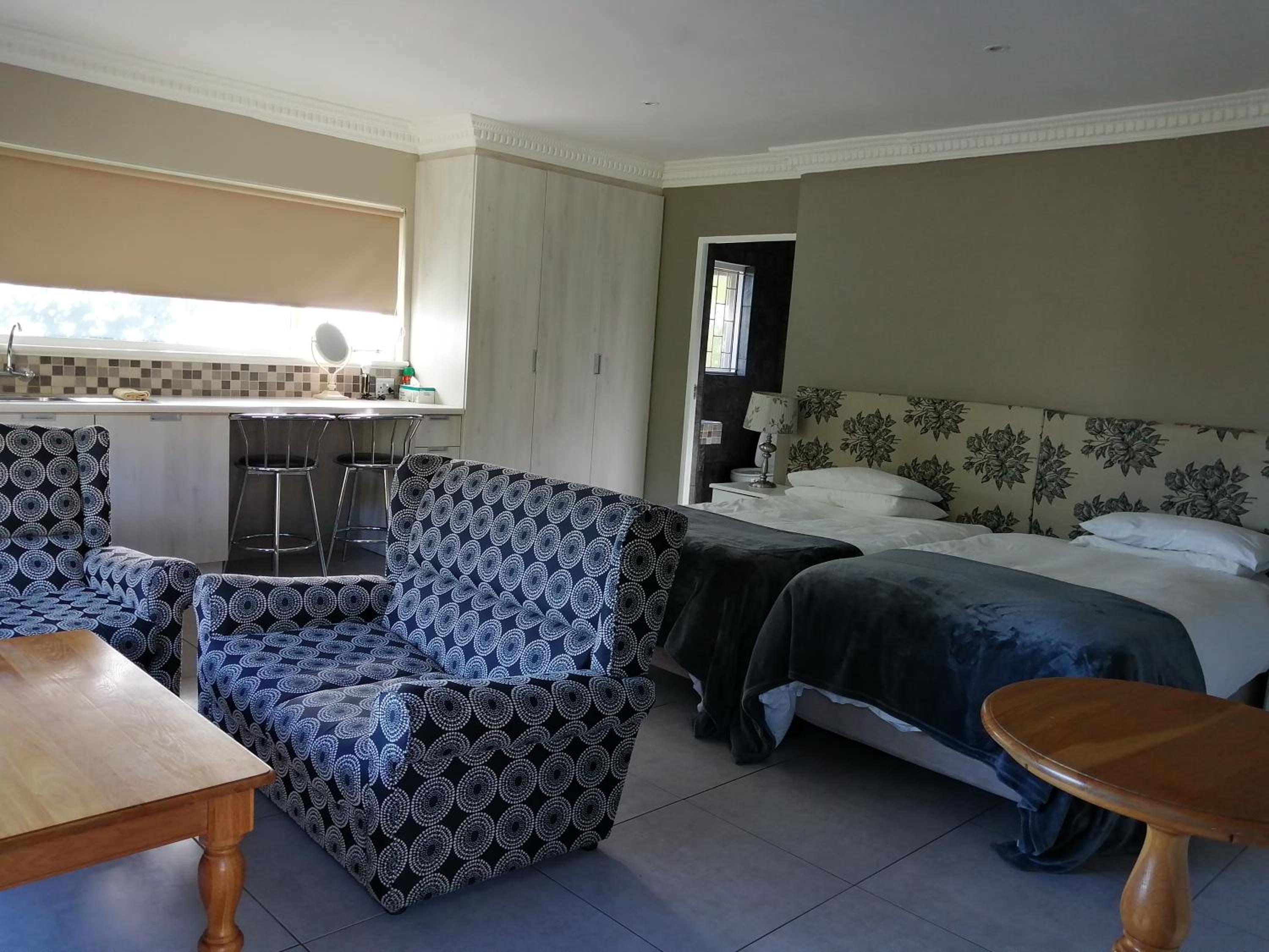 Double or Twin Room with Sea View photo 3