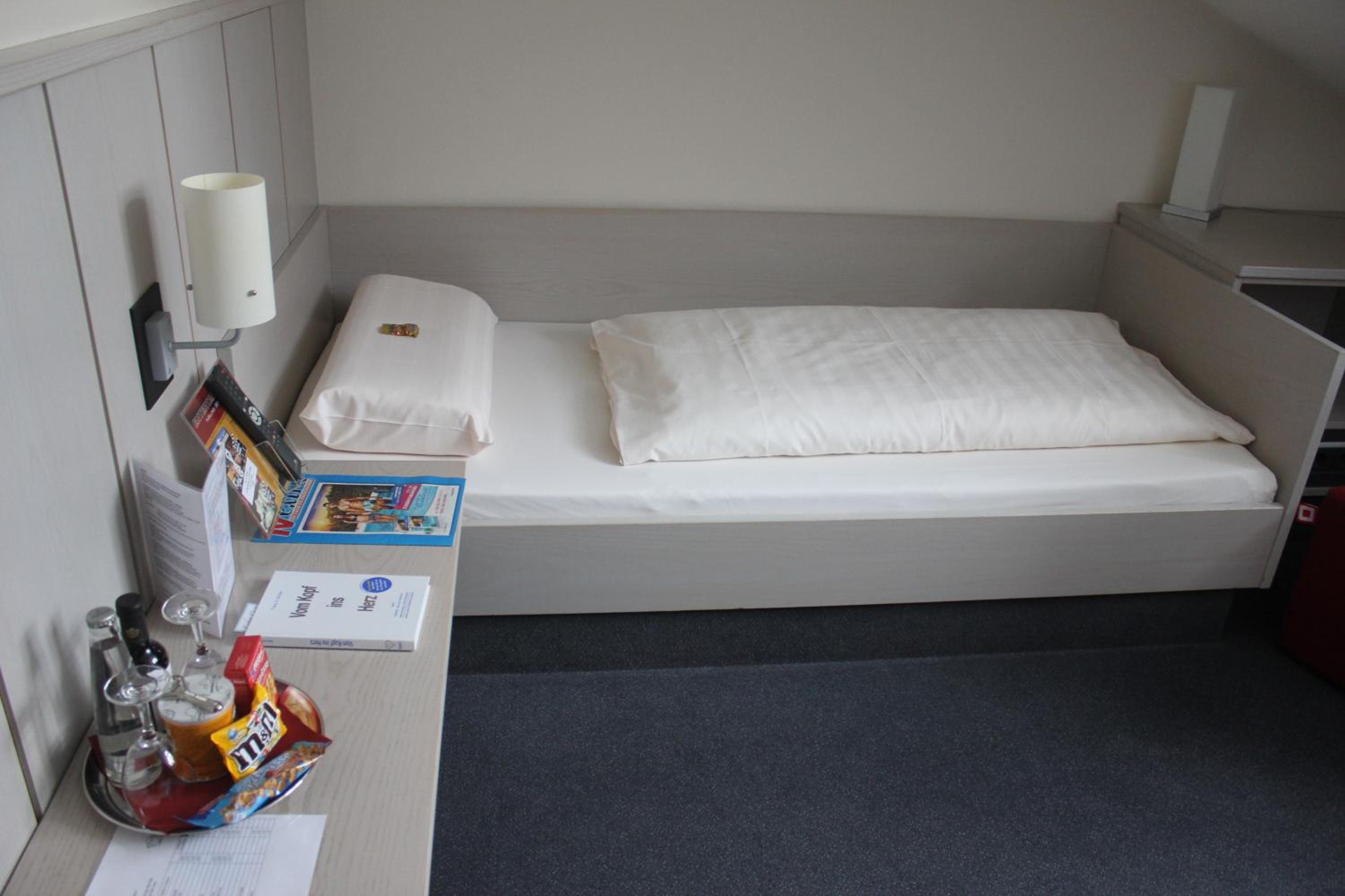 Junior Twin Room photo 2