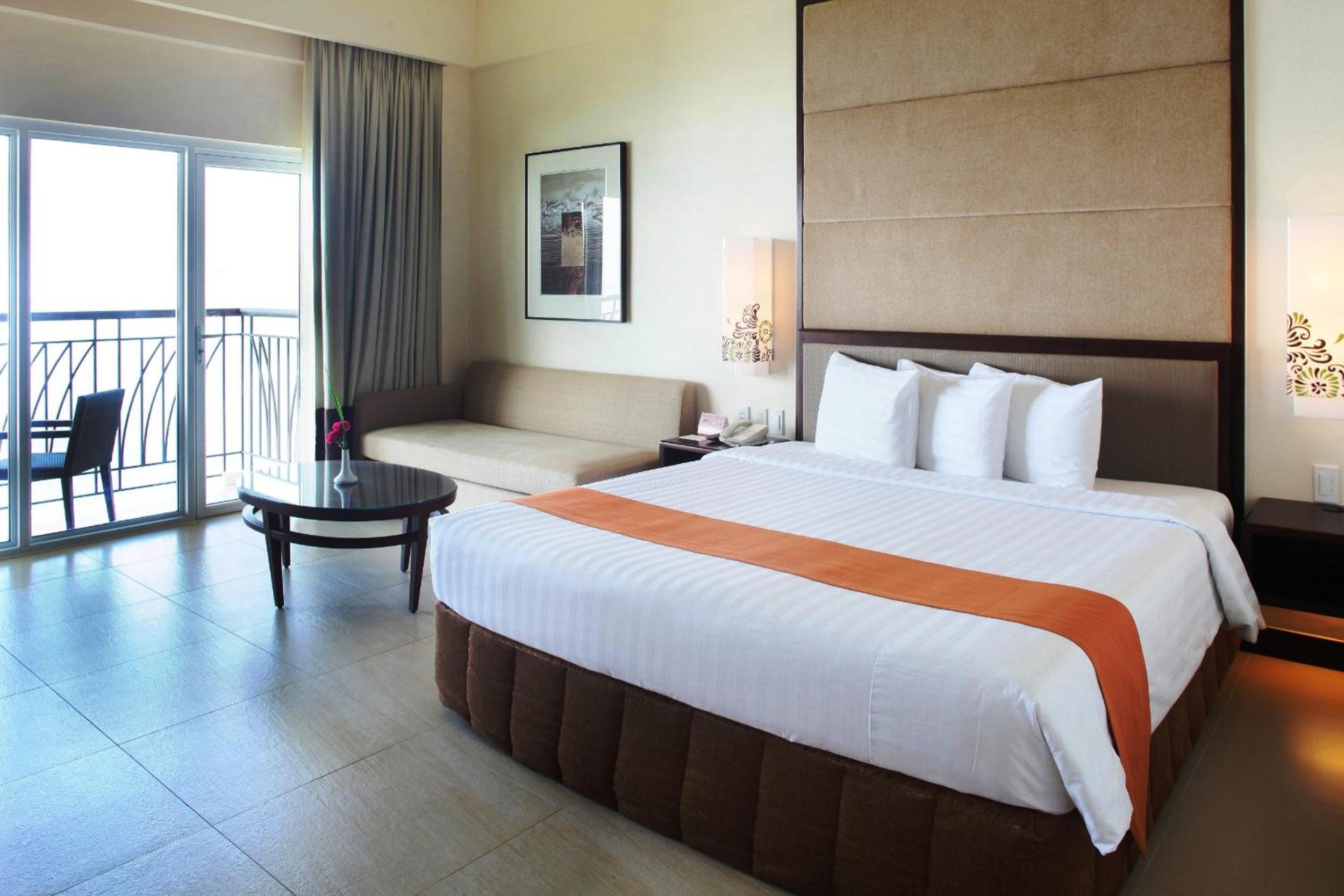 Premier King Room photo 1