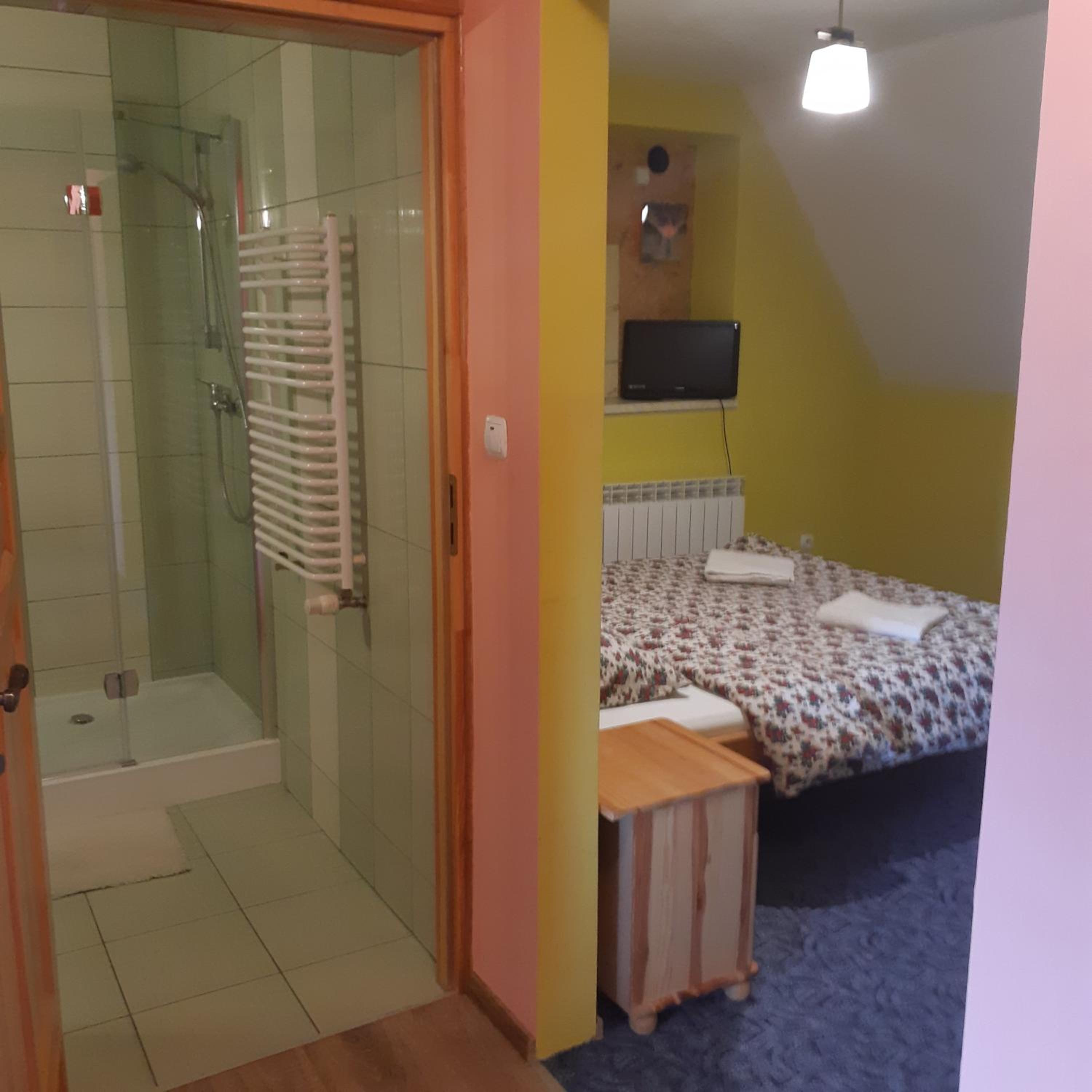 Family Suite with Balcony - Photo 2