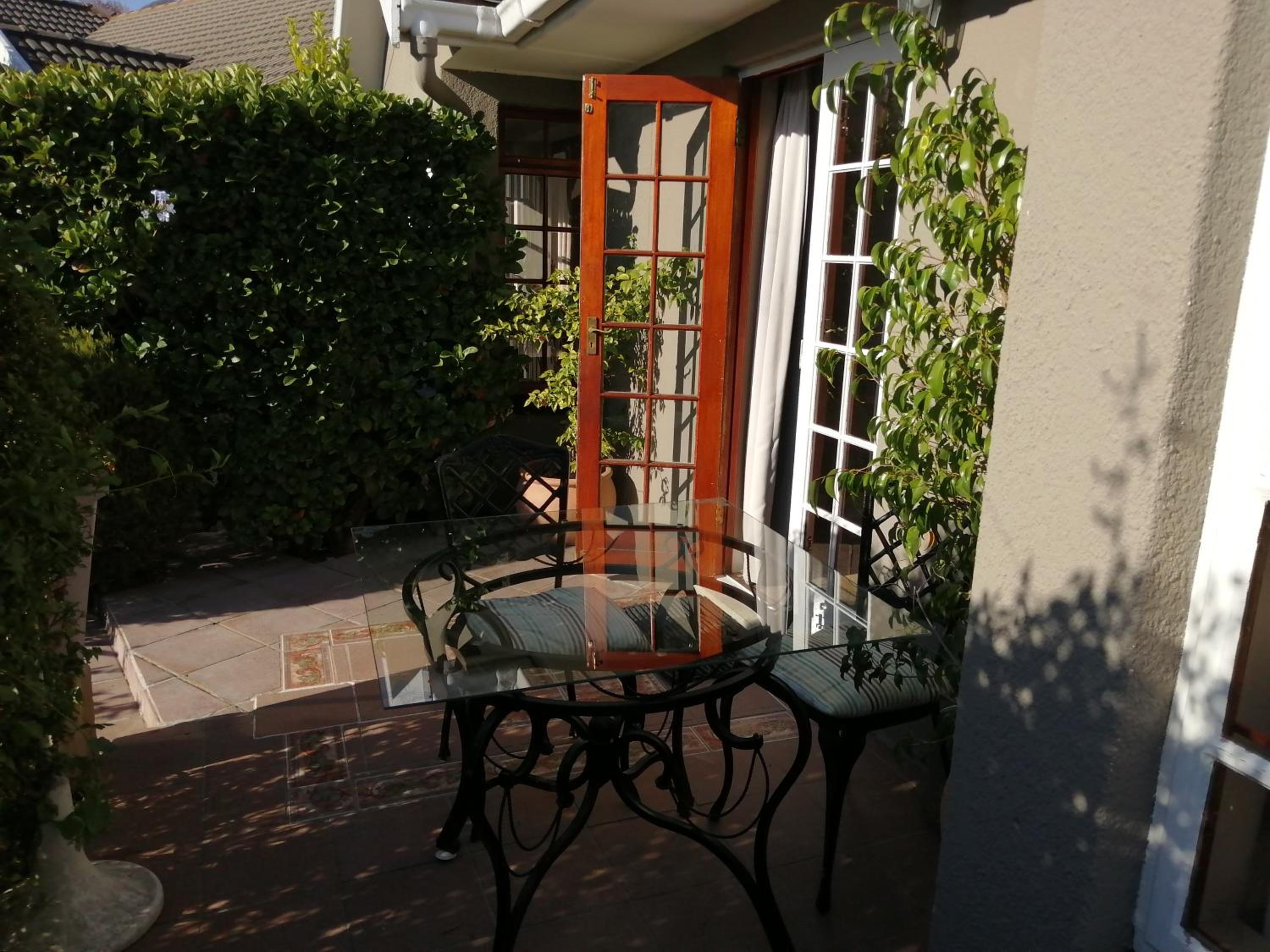 Double or Twin Room with Garden View -1 photo 3