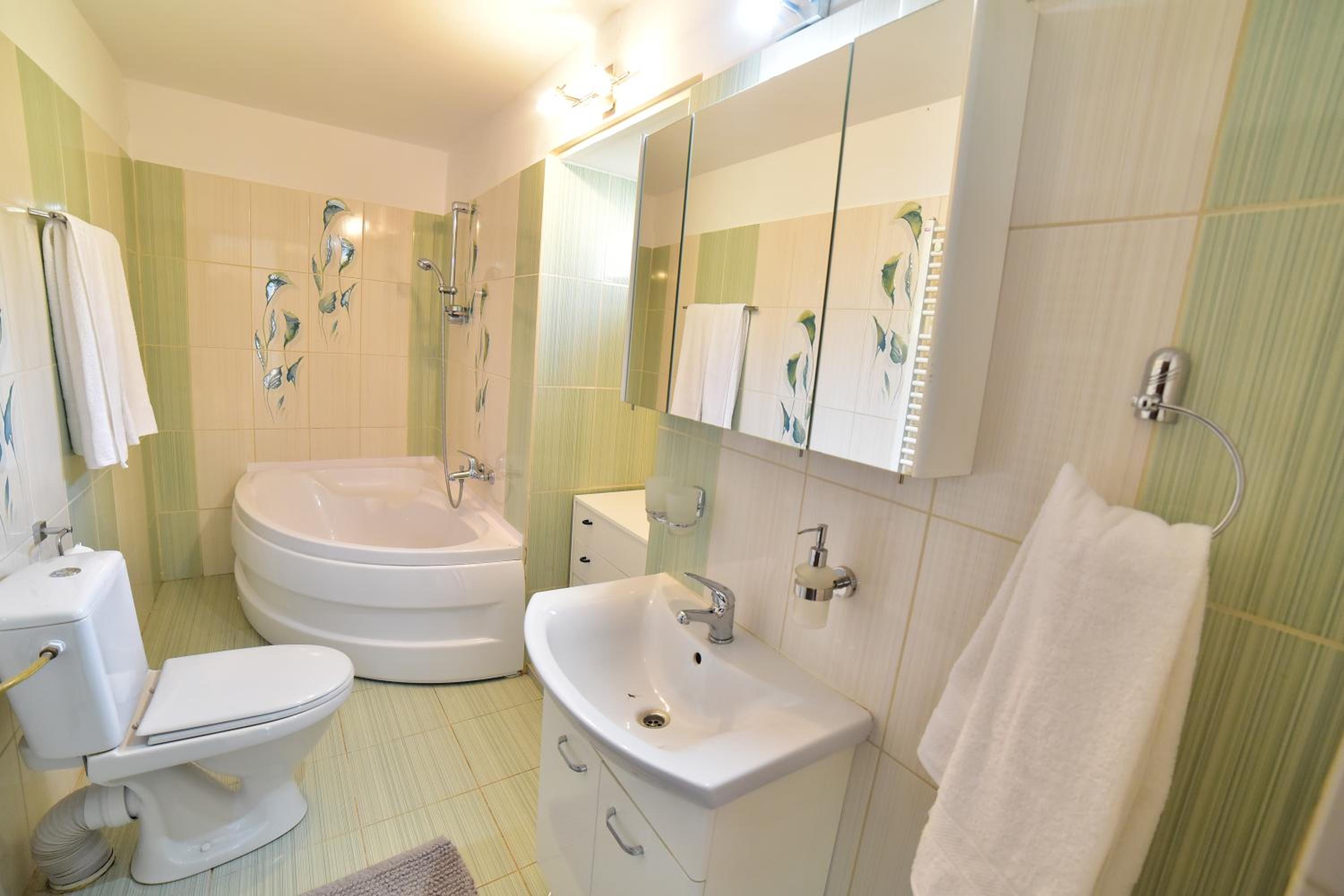 Two-Bedroom Apartment - Photo 36