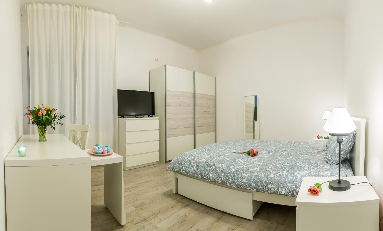 Two-Bedroom Apartment - Photo 24