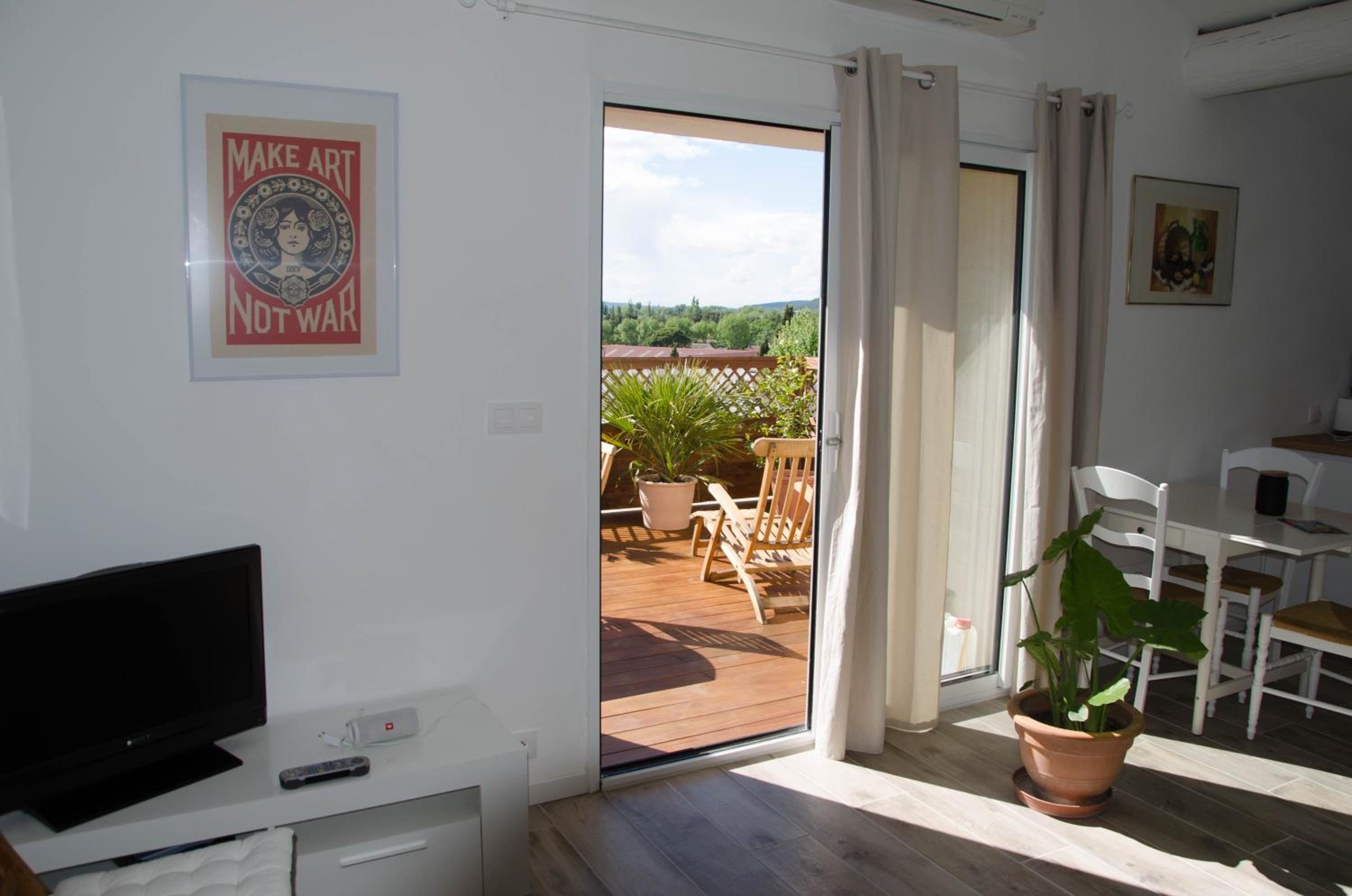 One-Bedroom Apartment - Photo 20