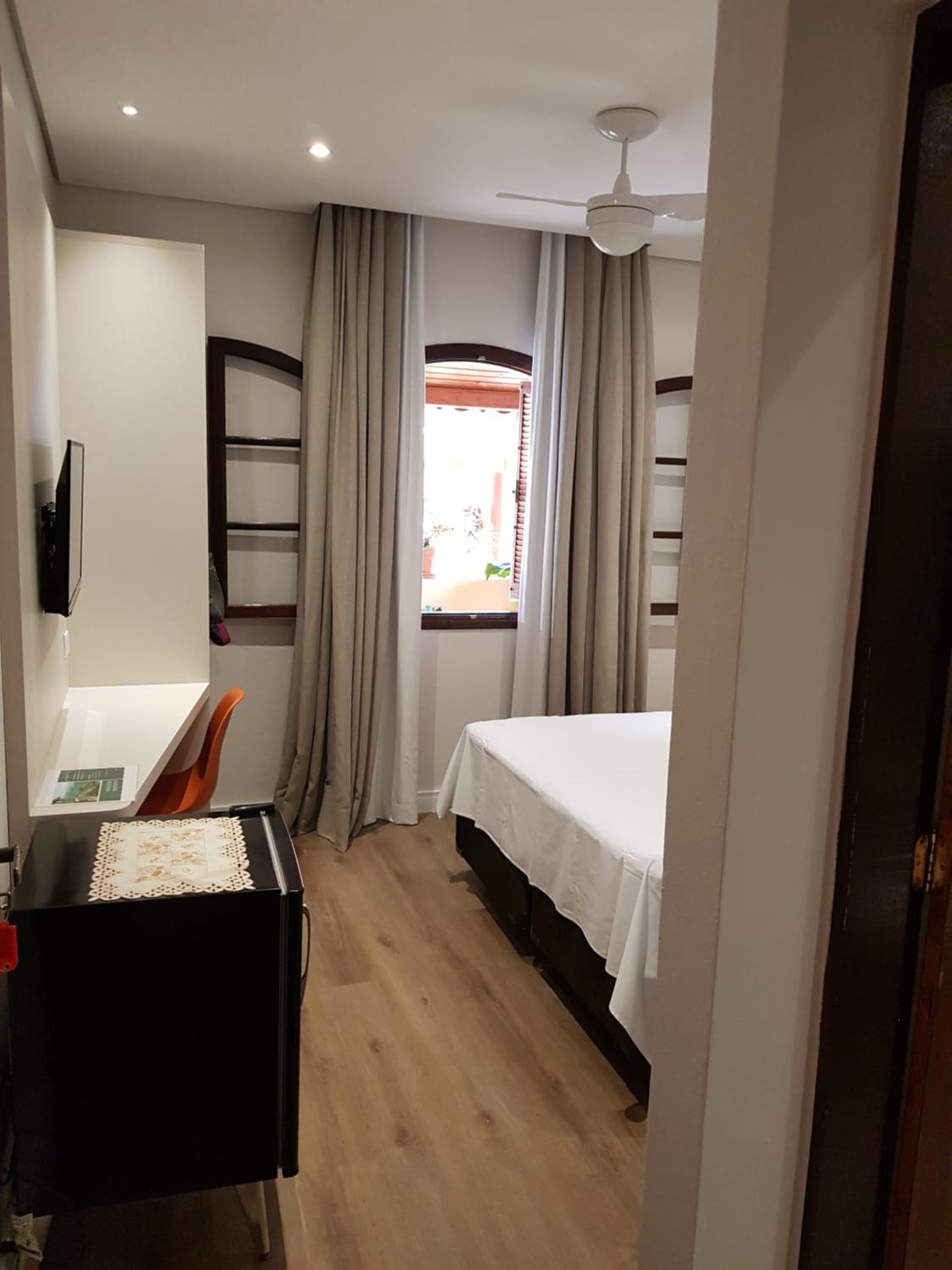 Queen Suite - Photo 20