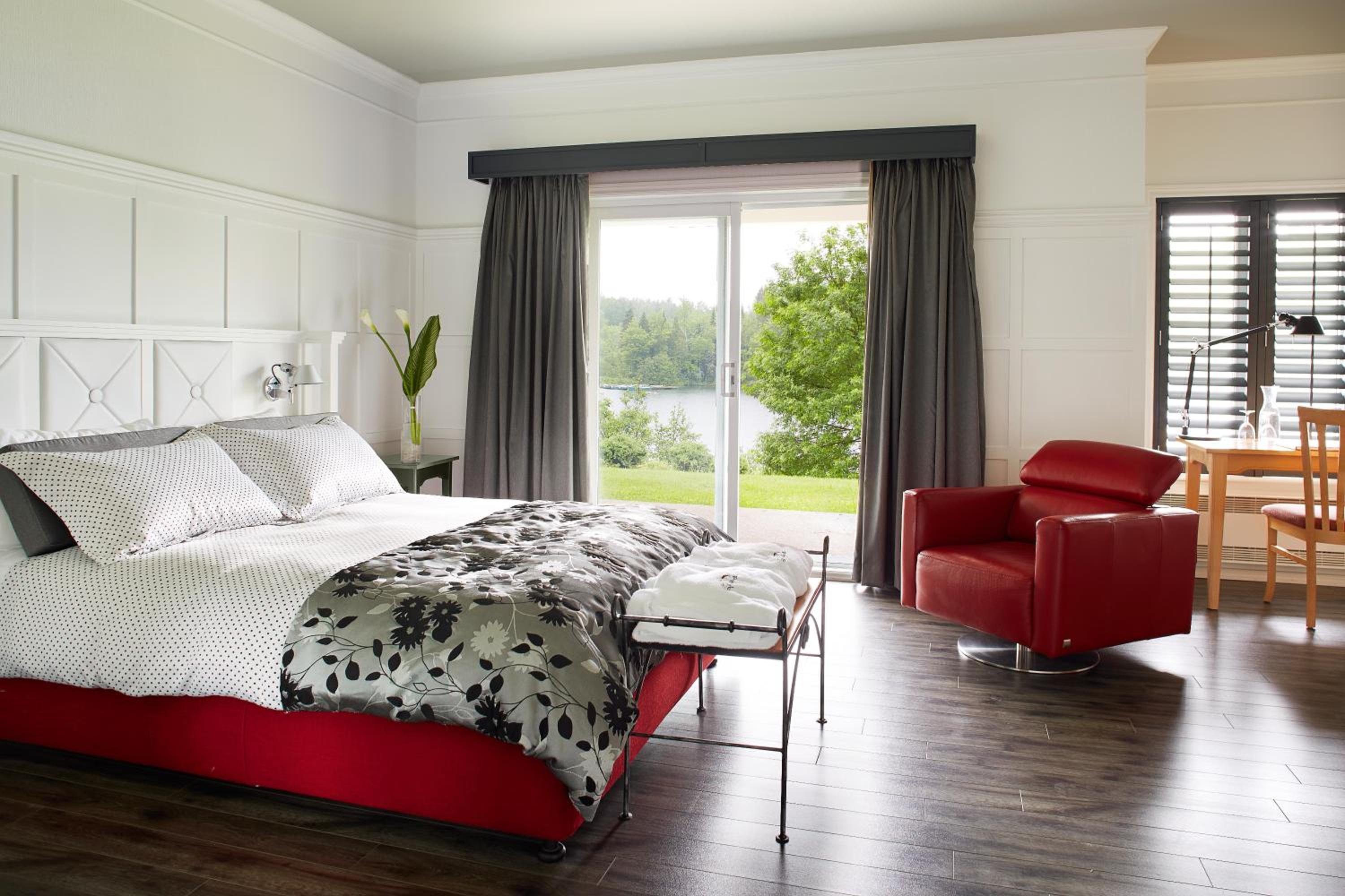 Suite - Photo 2
