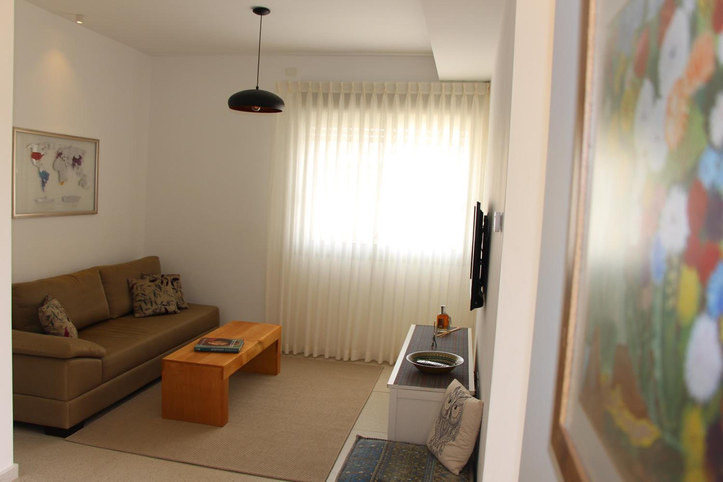 One-Bedroom Apartment - Photo 1