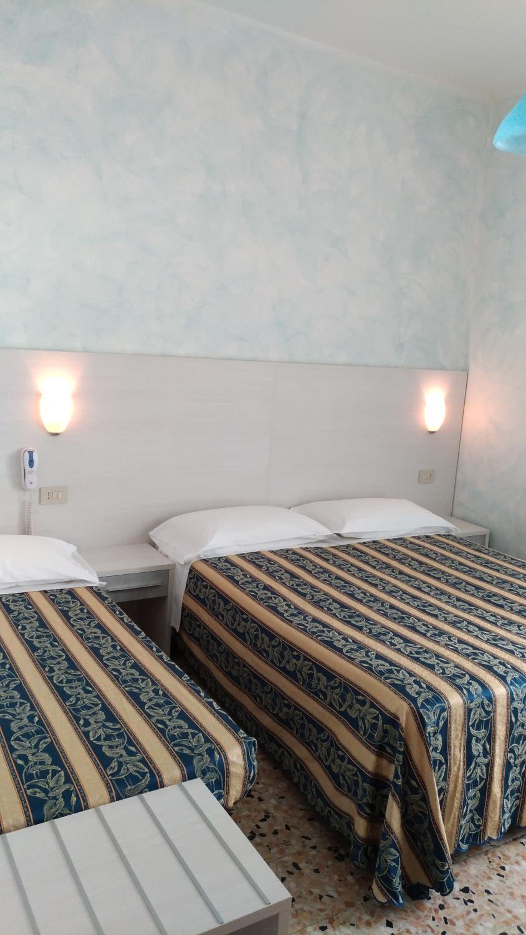 Triple Room with Private Bathroom photo 1