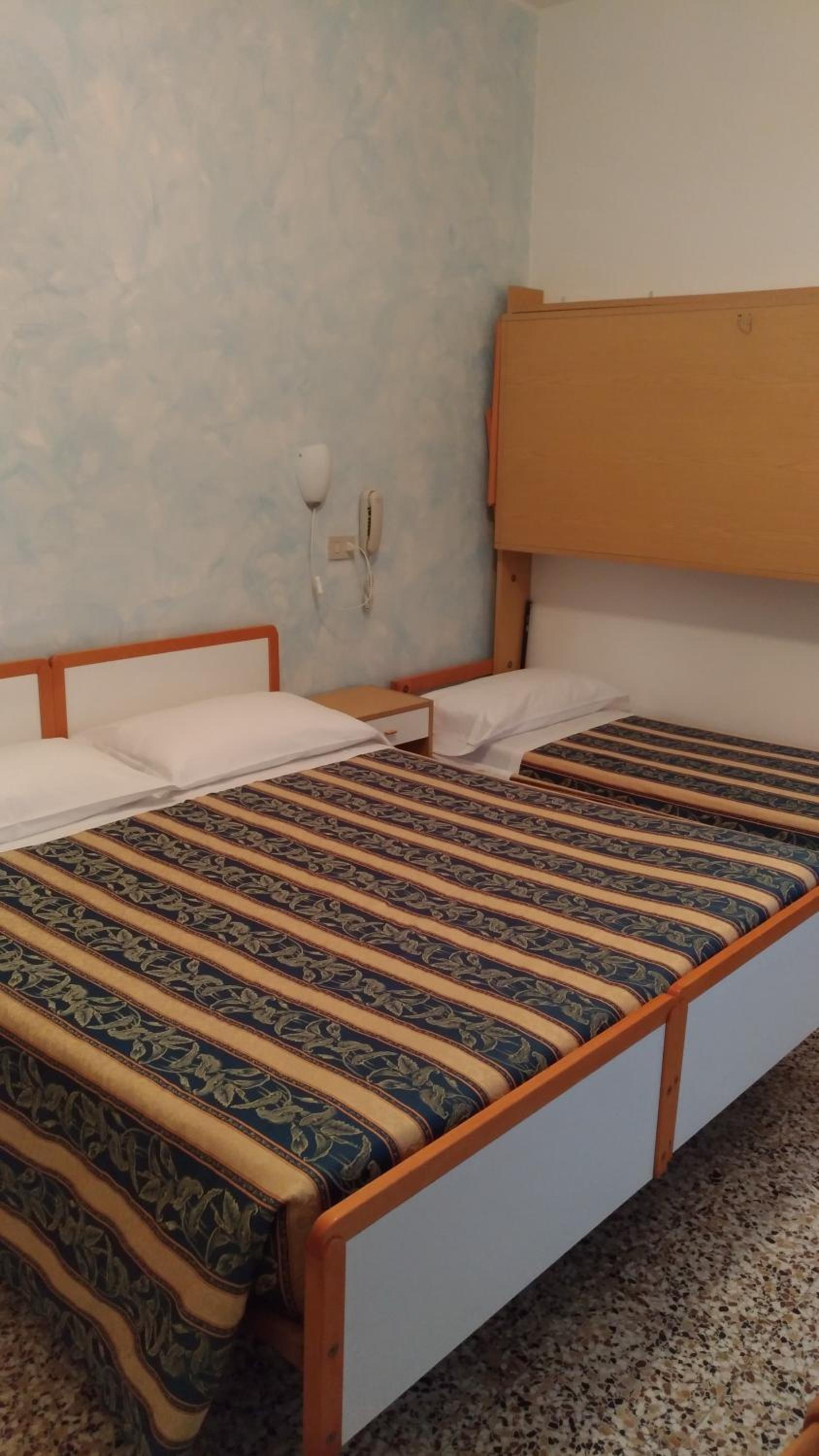 Triple Room with Private Bathroom photo 3