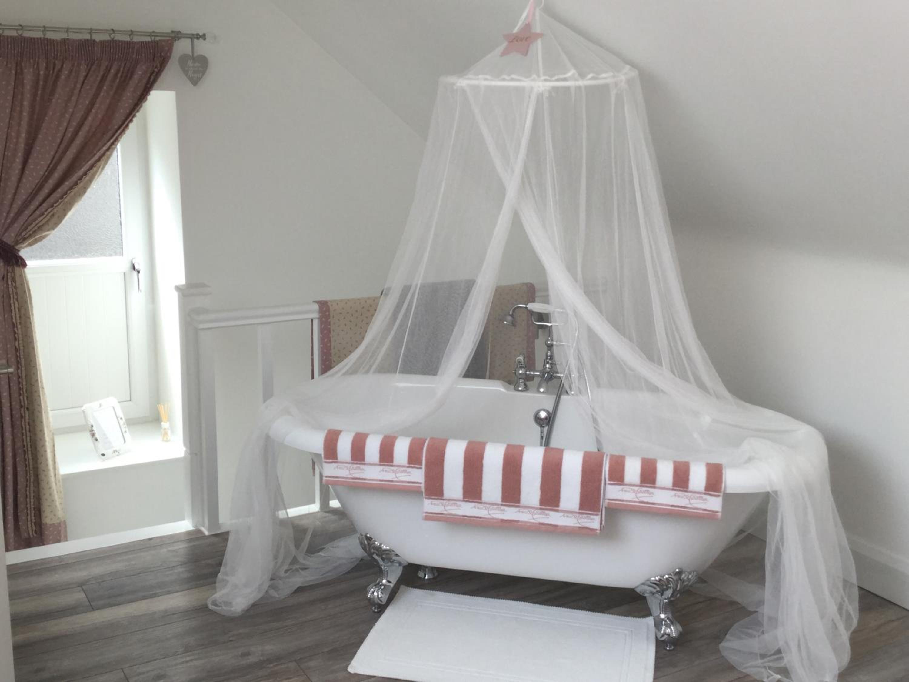 One-Bedroom House - Photo 3