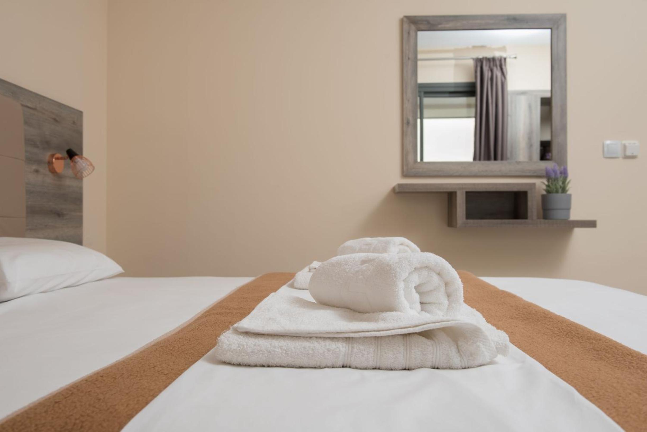 Deluxe Double Room with Sea View - Photo 5