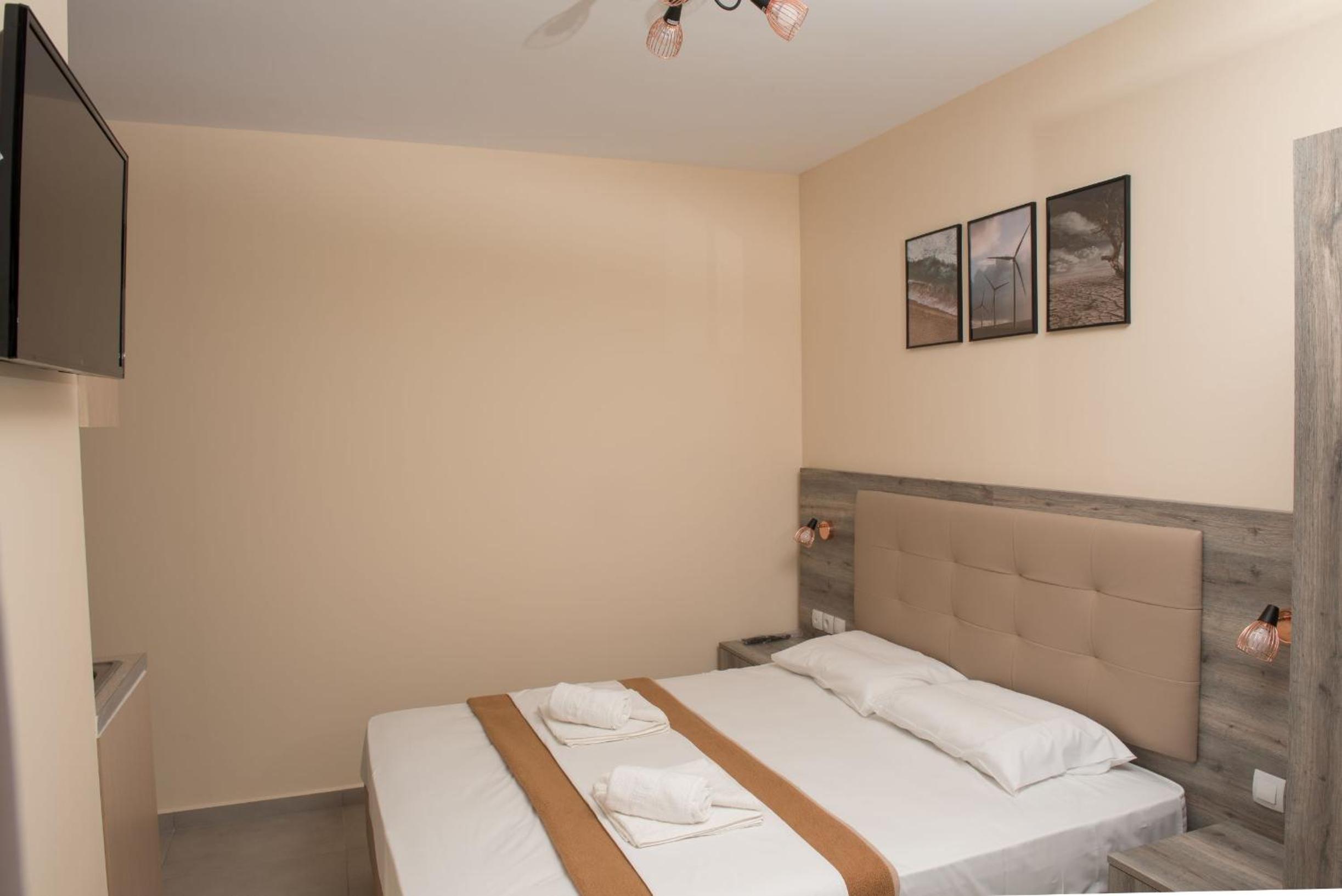 Deluxe Double Room with Sea View - Photo 2