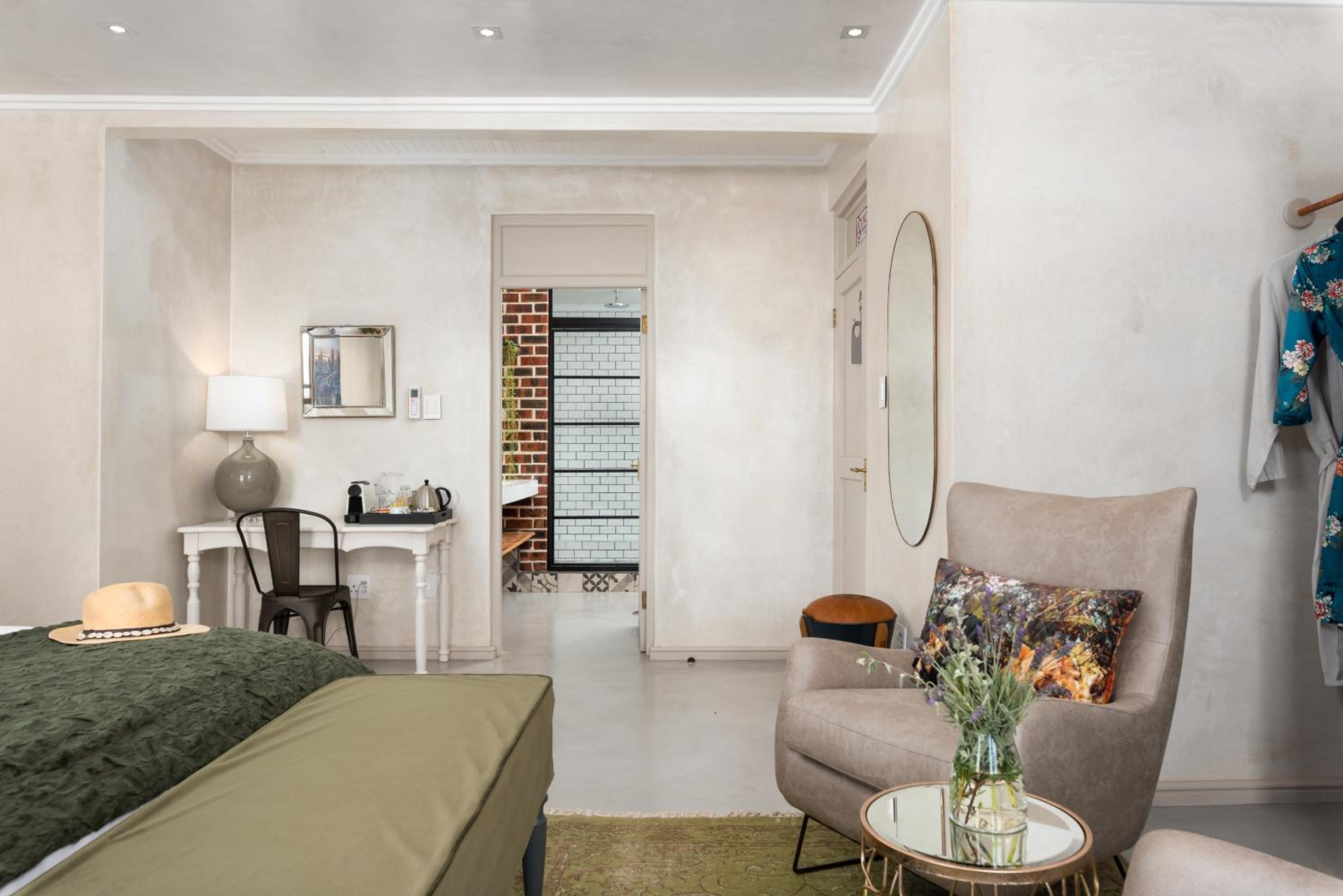 Luxury King Room photo 2