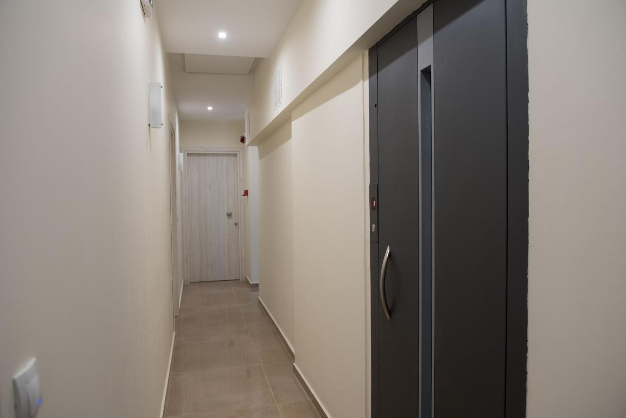Deluxe Double Room with Sea View - Photo 13