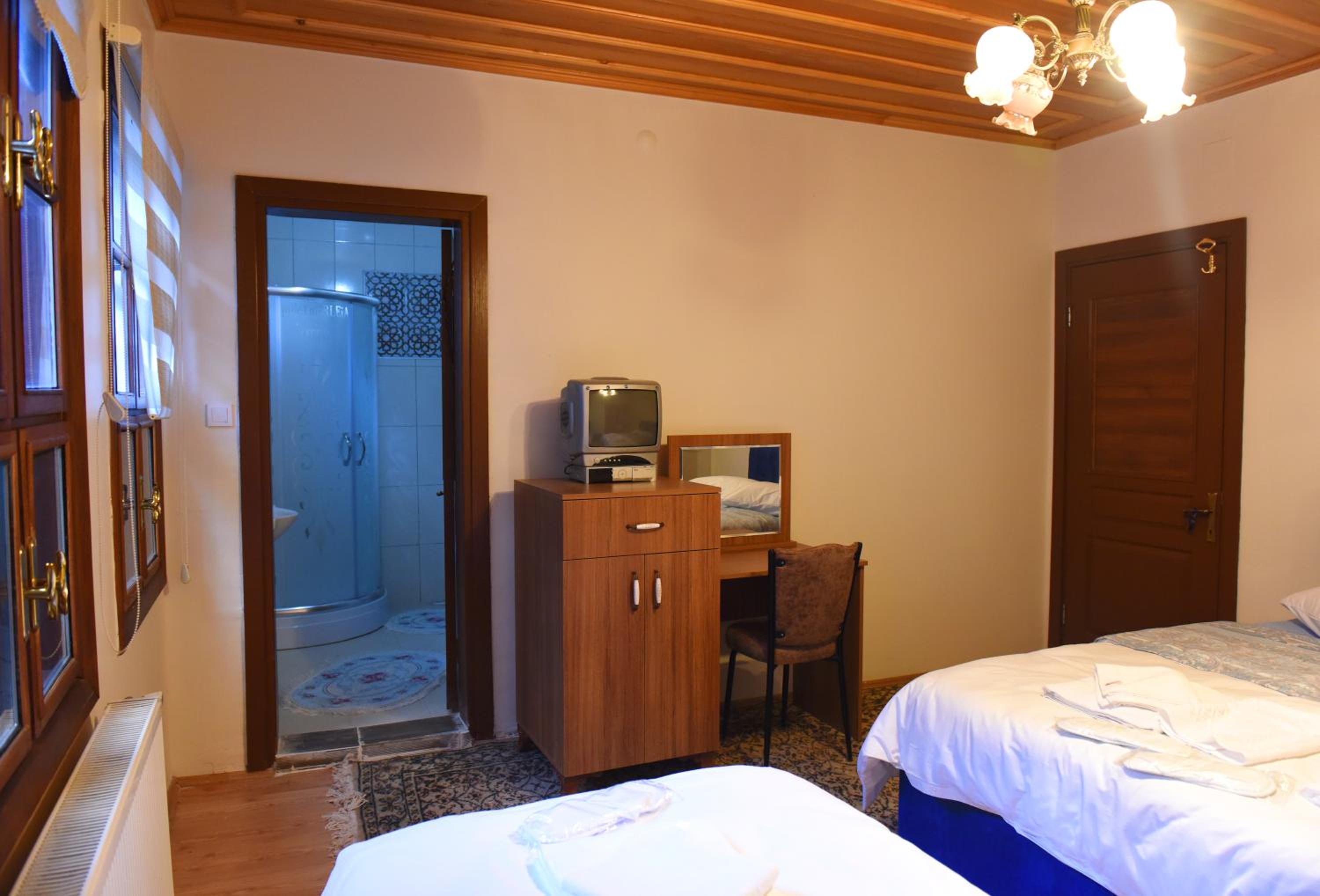 Triple Room with Garden View - Photo 13