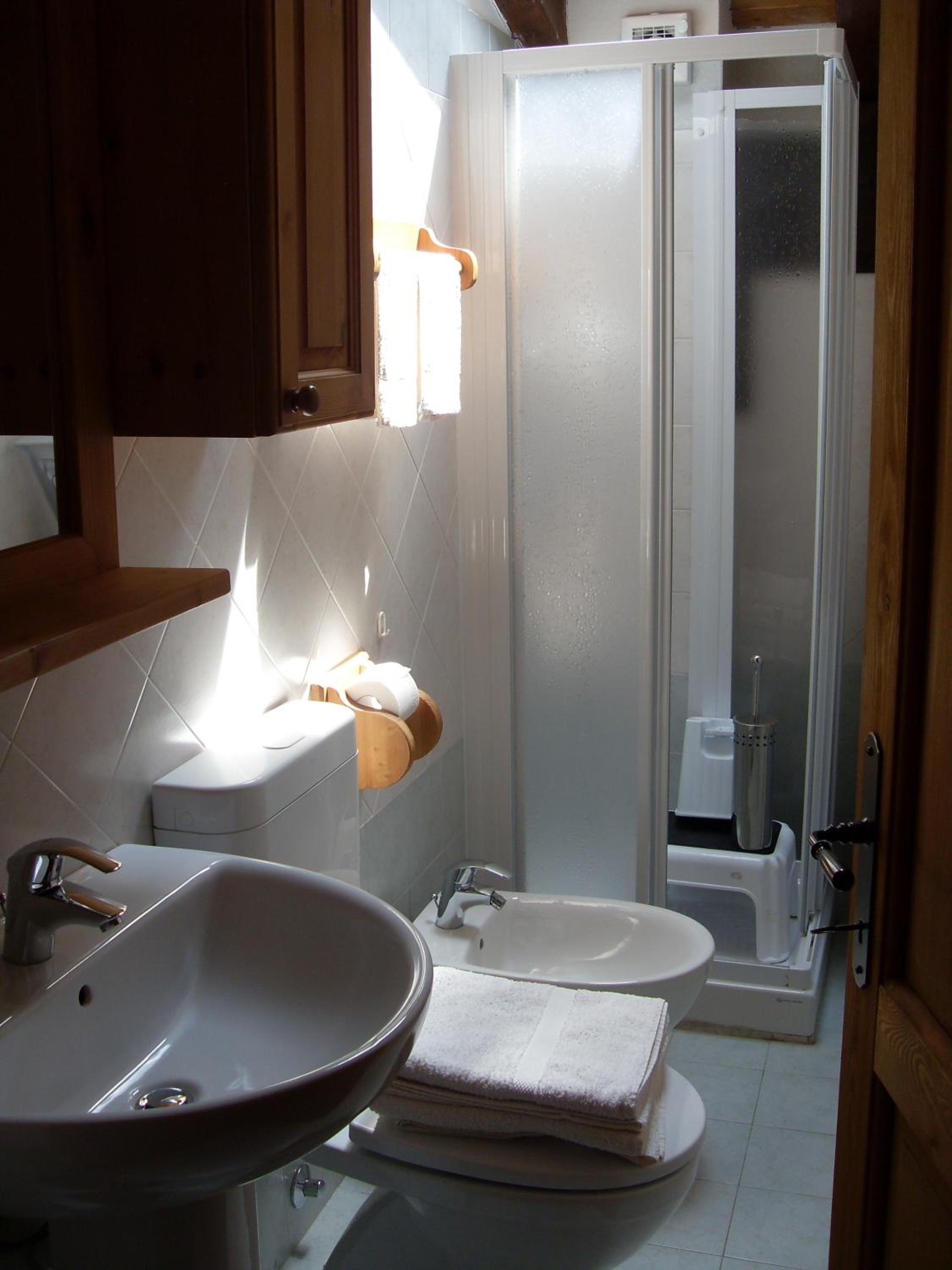One-Bedroom Apartment (2-4 Adults)  photo 3