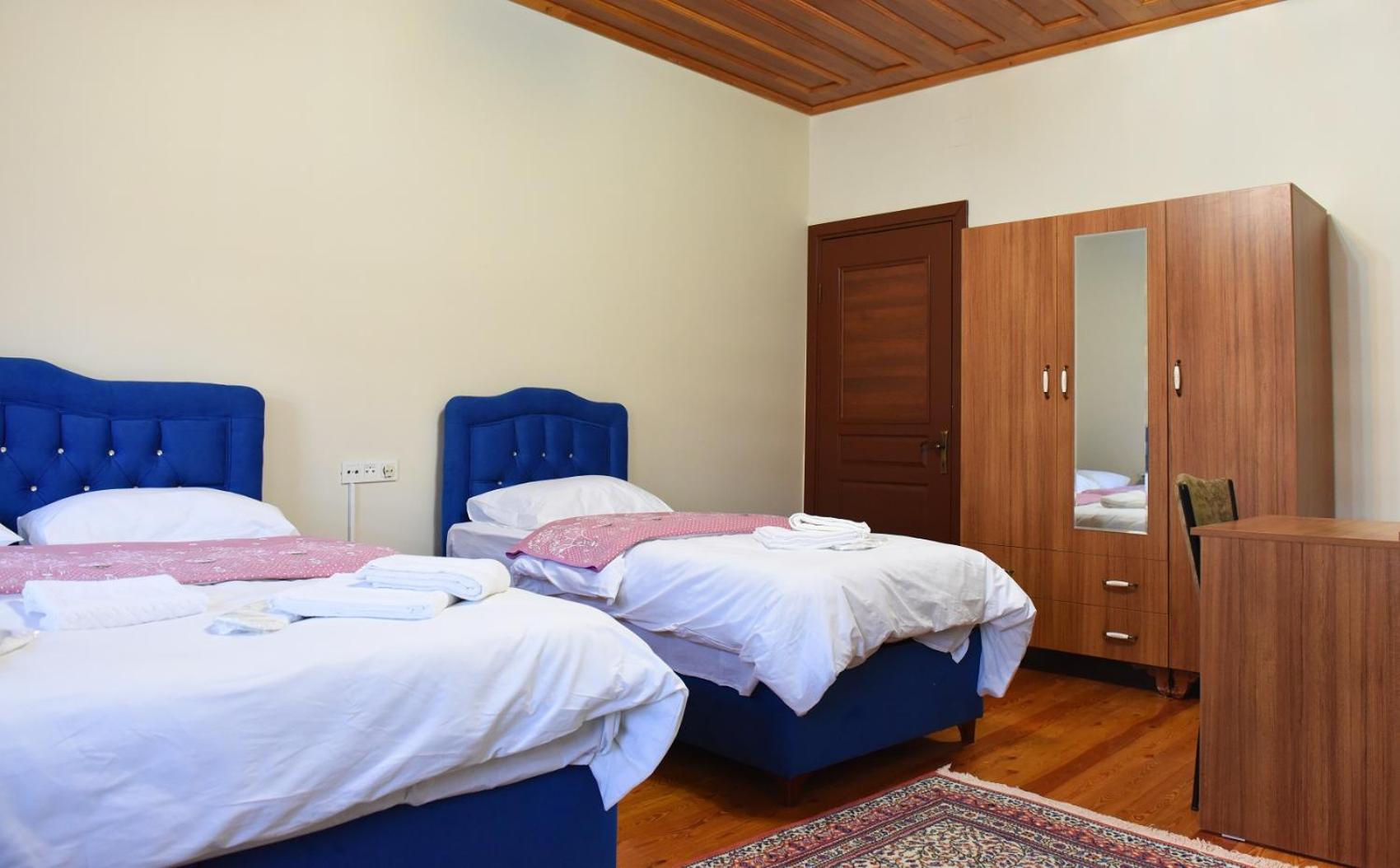 Triple Room - Photo 14