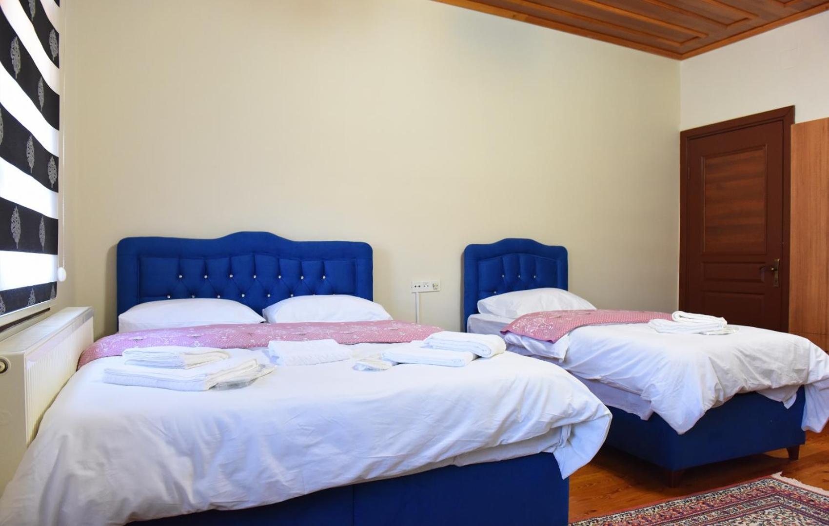 Triple Room - Photo 13