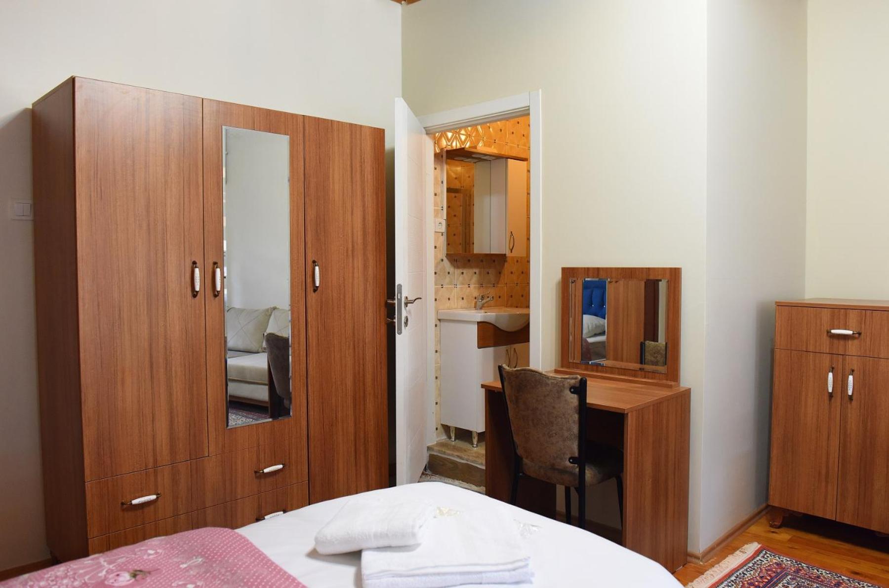 Triple Room - Photo 12