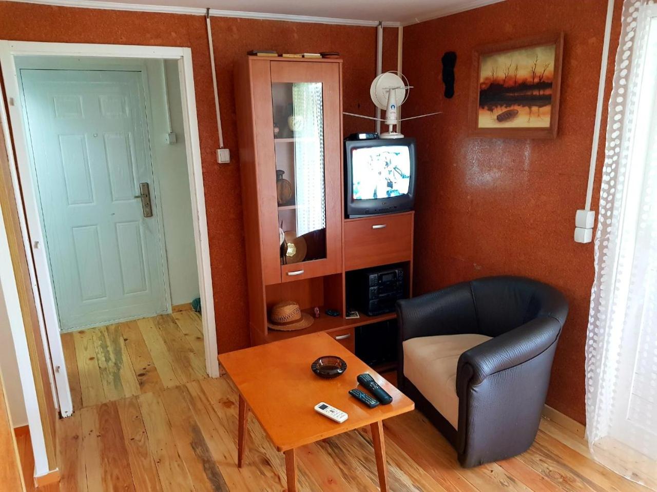 One-Bedroom House photo 1