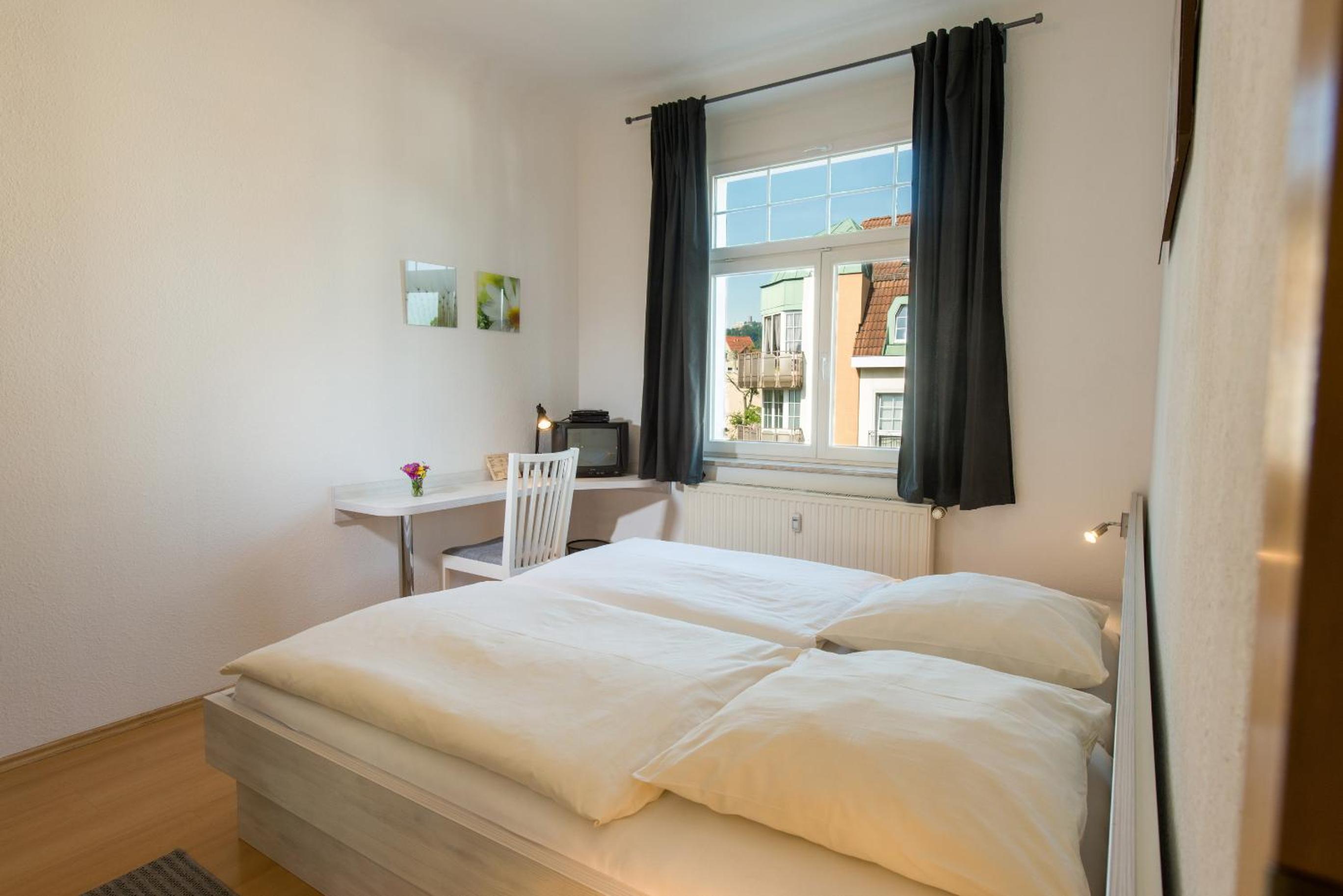 Double Room - Photo 13