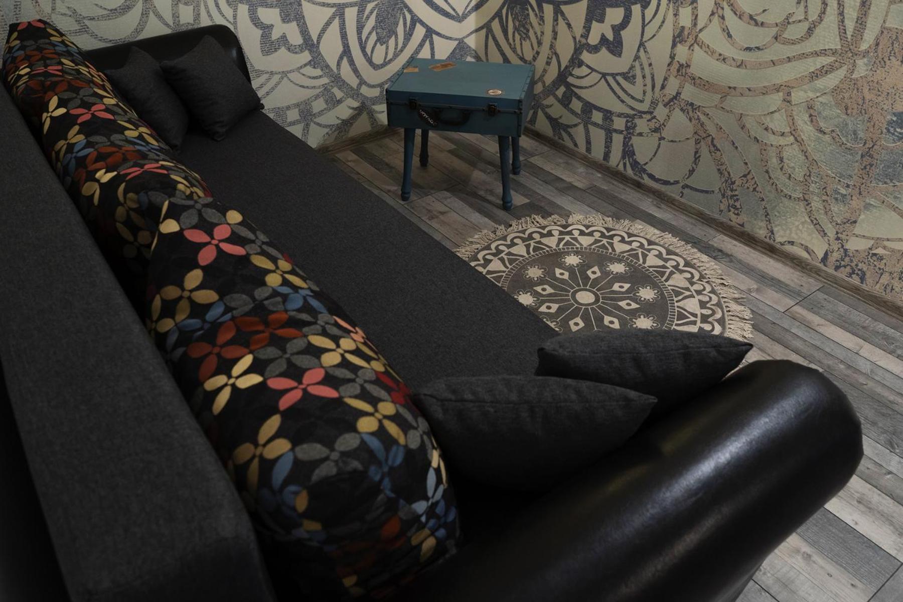 Studio Apartment - Photo 13
