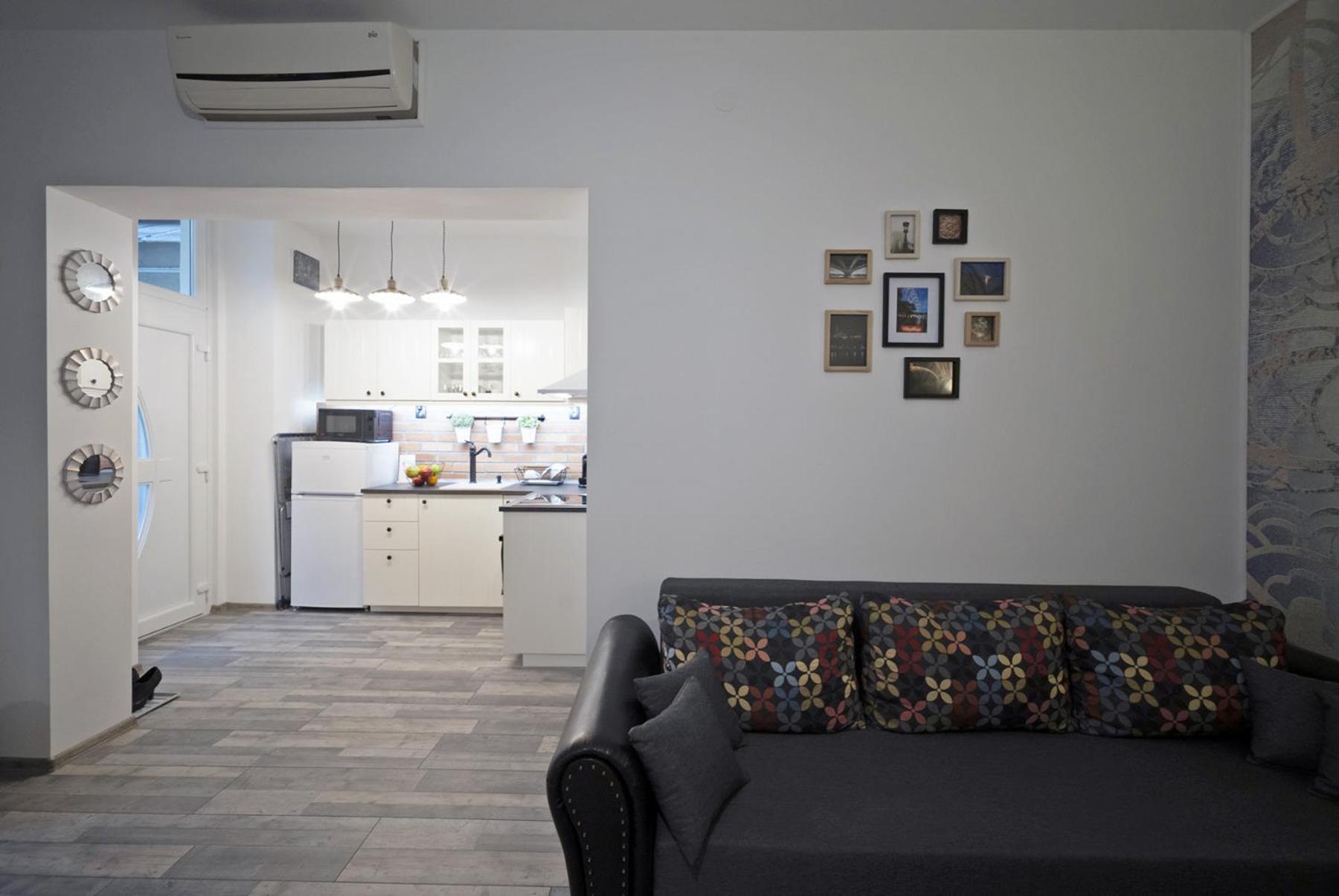 Studio Apartment - Photo 17