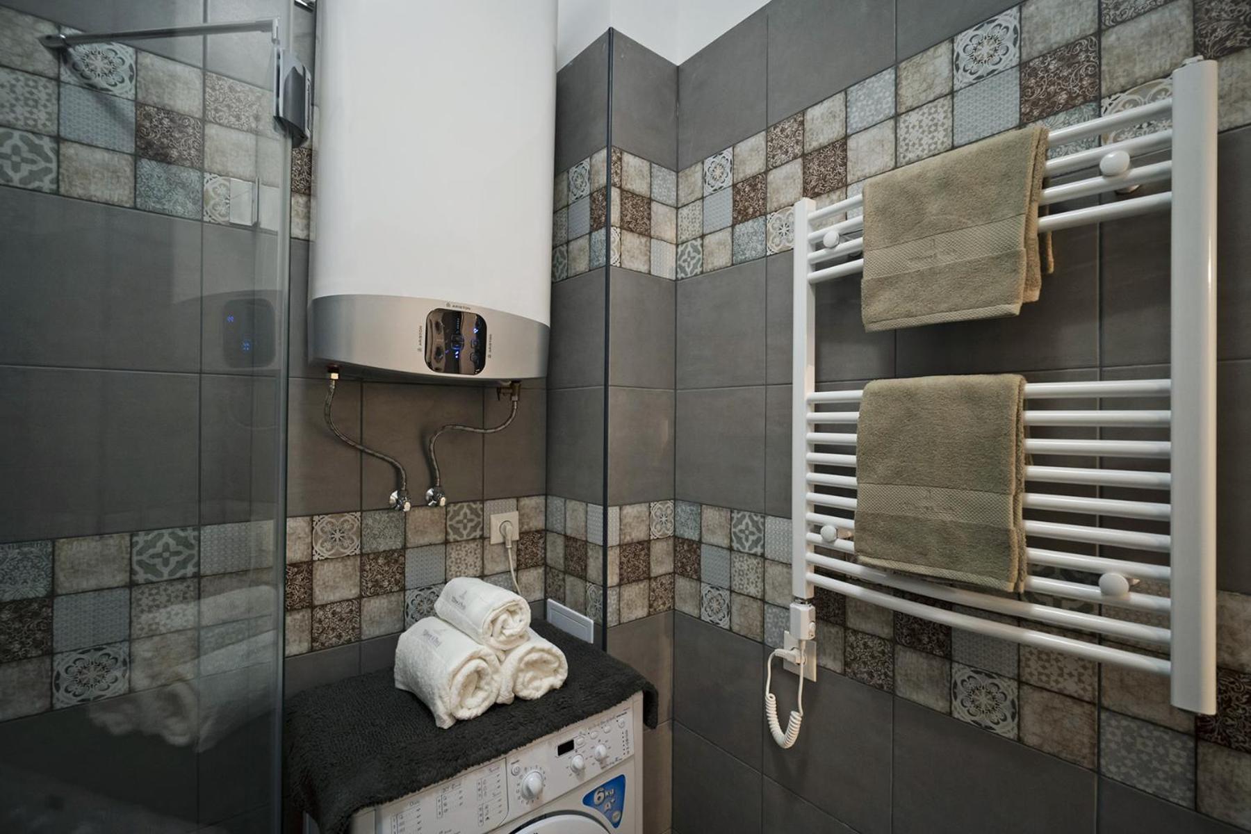 Studio Apartment - Photo 21