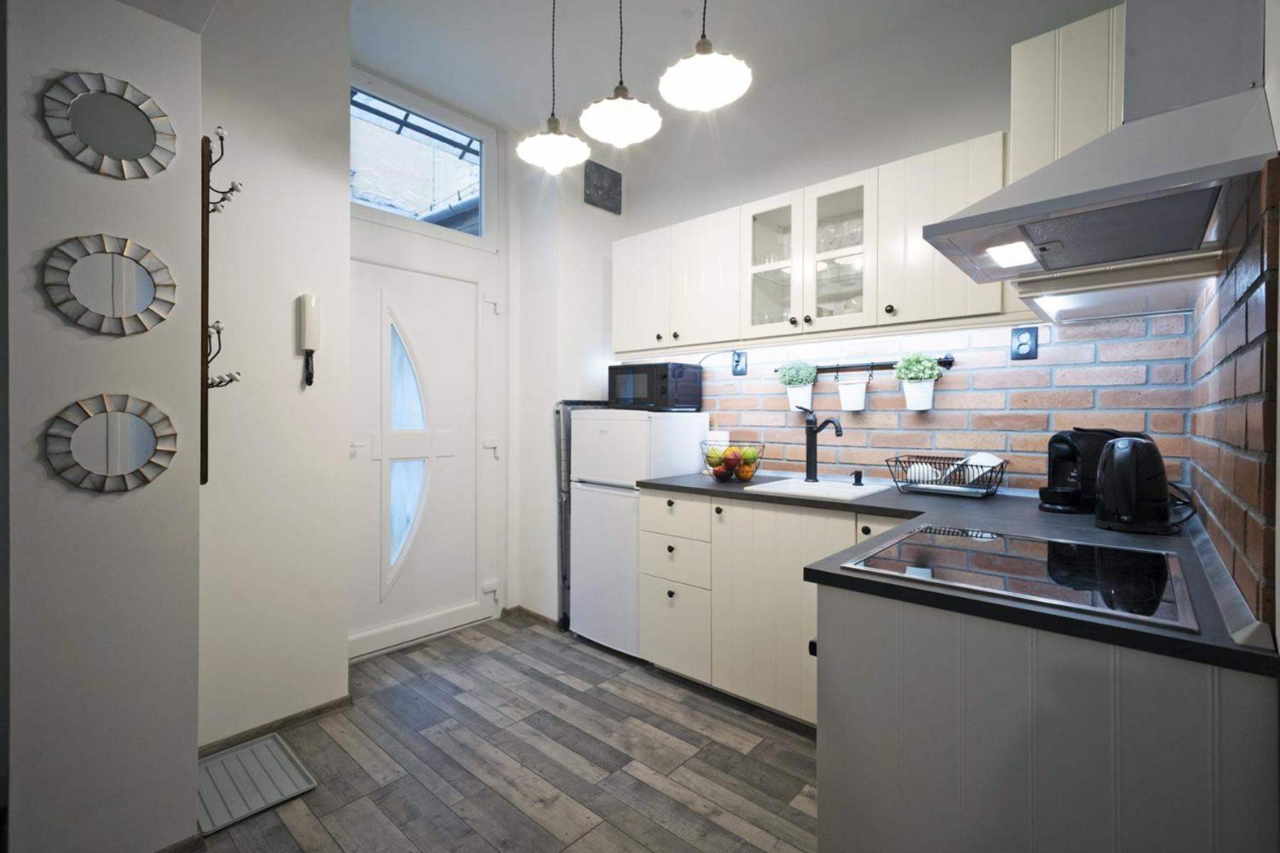 Studio Apartment - Photo 4