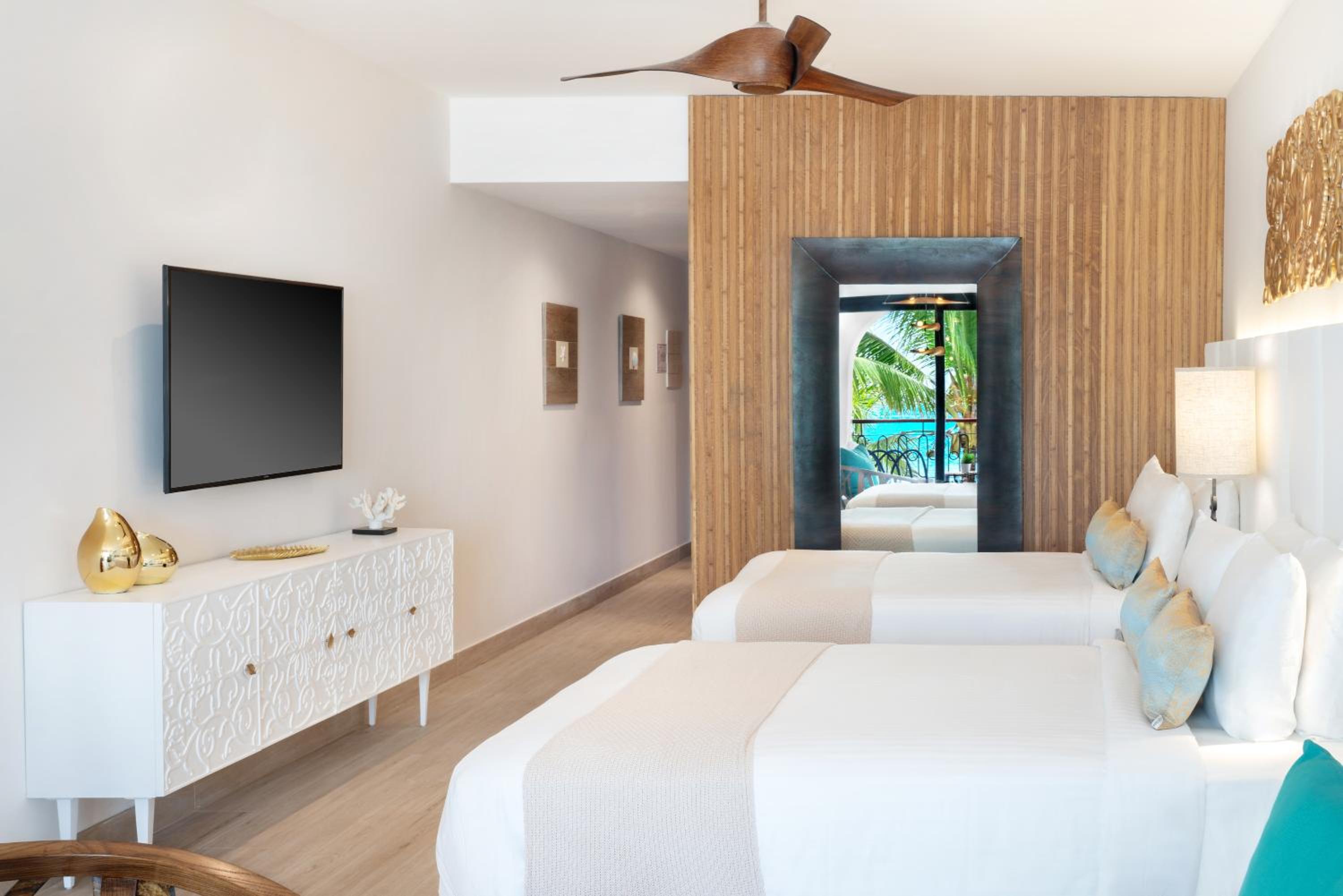 Luxury, Junior Suite, 2 Queen, Garden view, Balcony